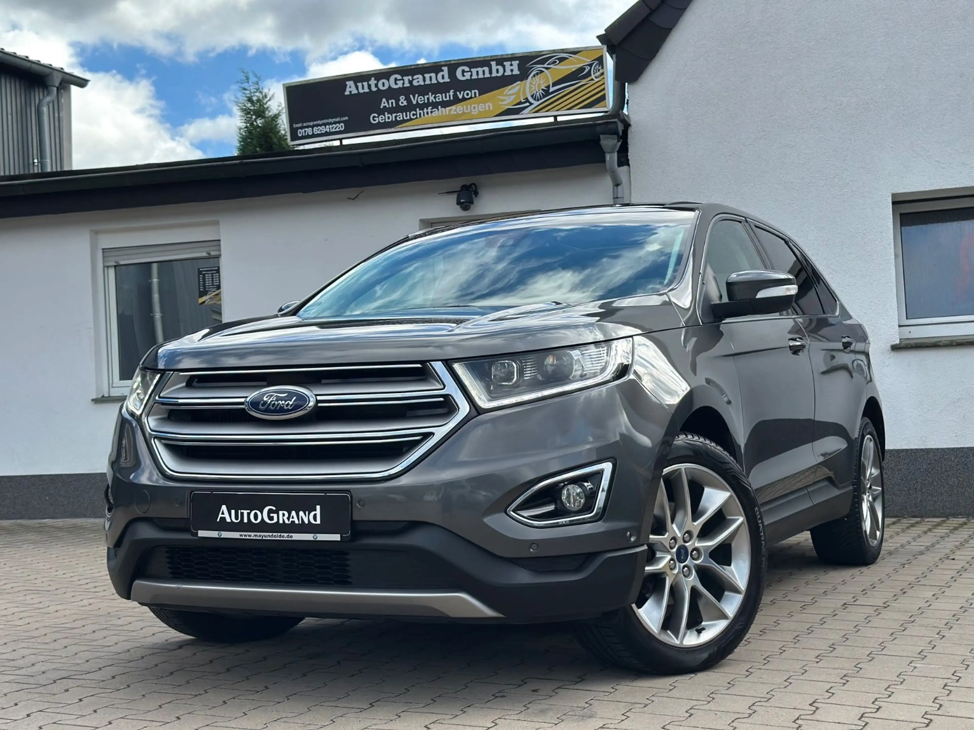 Ford Edge Titanium 4x4*Pano*Leder*Assist*LED*AHK*TÜV* — photo 2