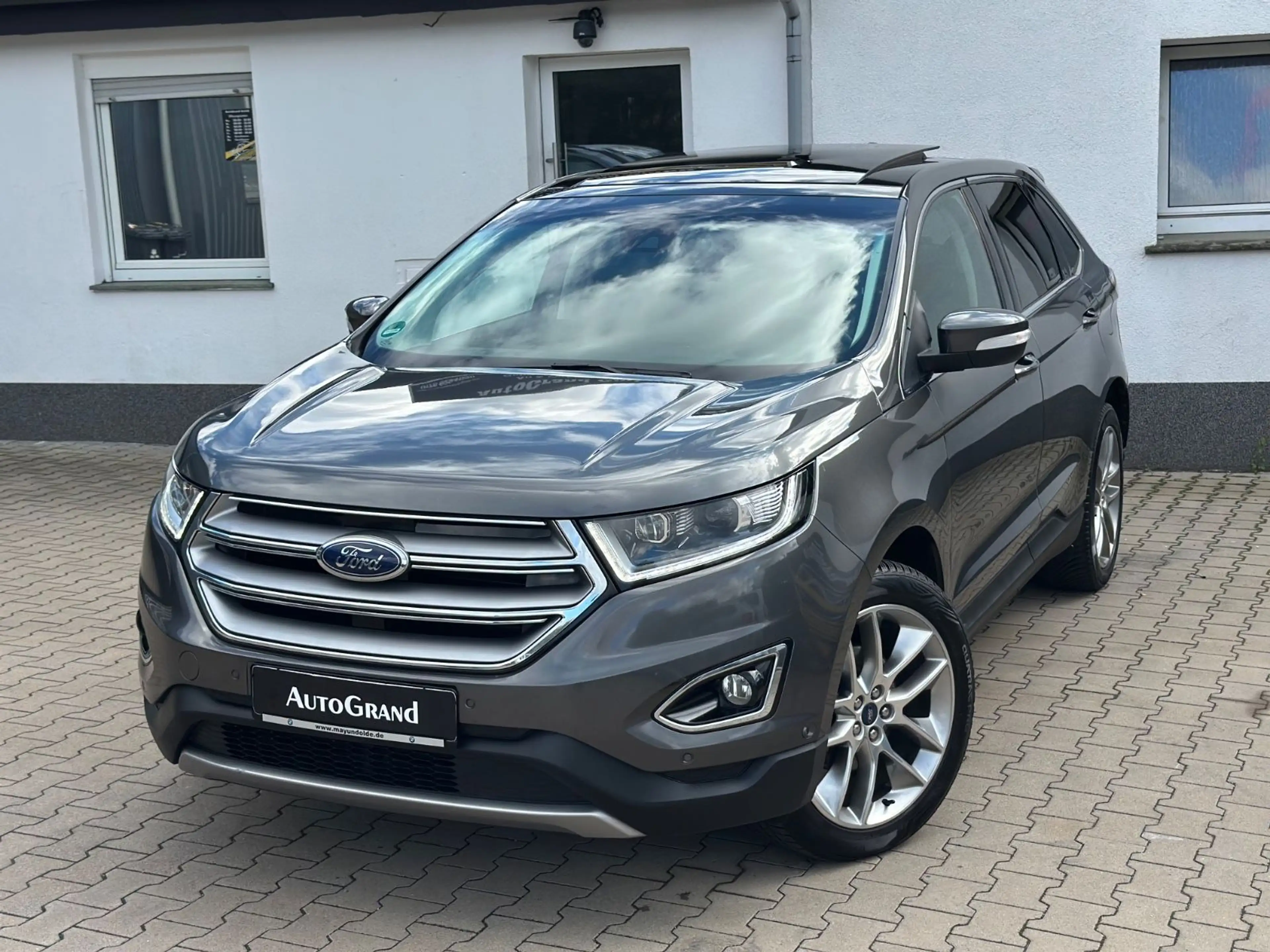 Ford Edge Titanium 4x4*Pano*Leder*Assist*LED*AHK*TÜV* — photo 7
