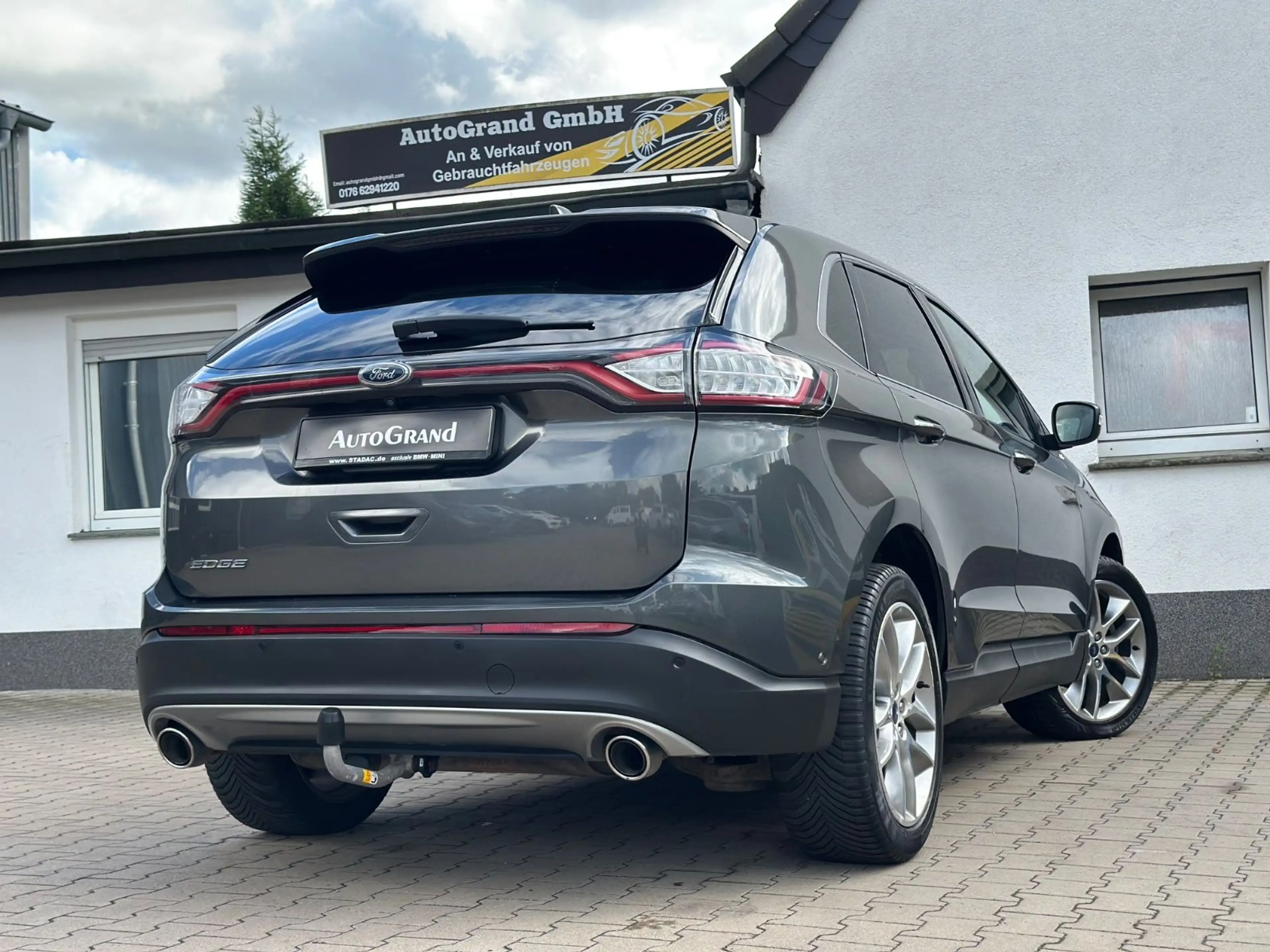 Ford Edge Titanium 4x4*Pano*Leder*Assist*LED*AHK*TÜV* — photo 4