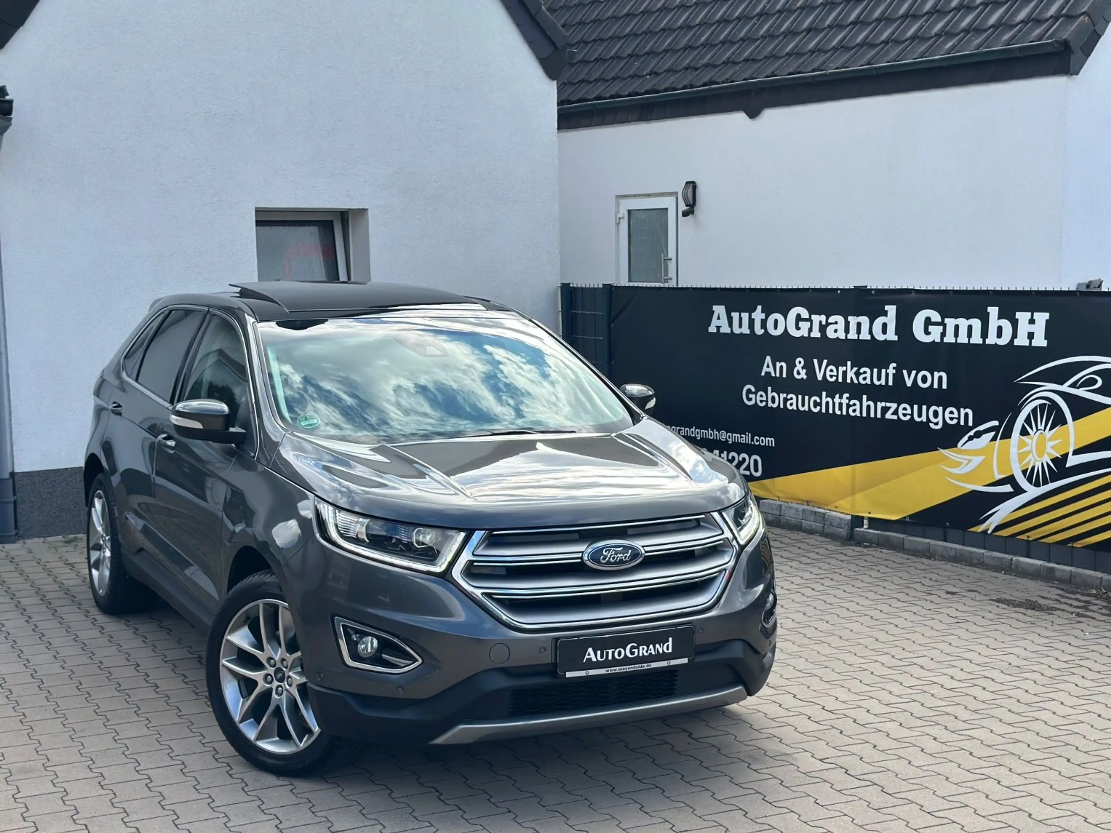 Ford Edge Titanium 4x4*Pano*Leder*Assist*LED*AHK*TÜV* — photo 6