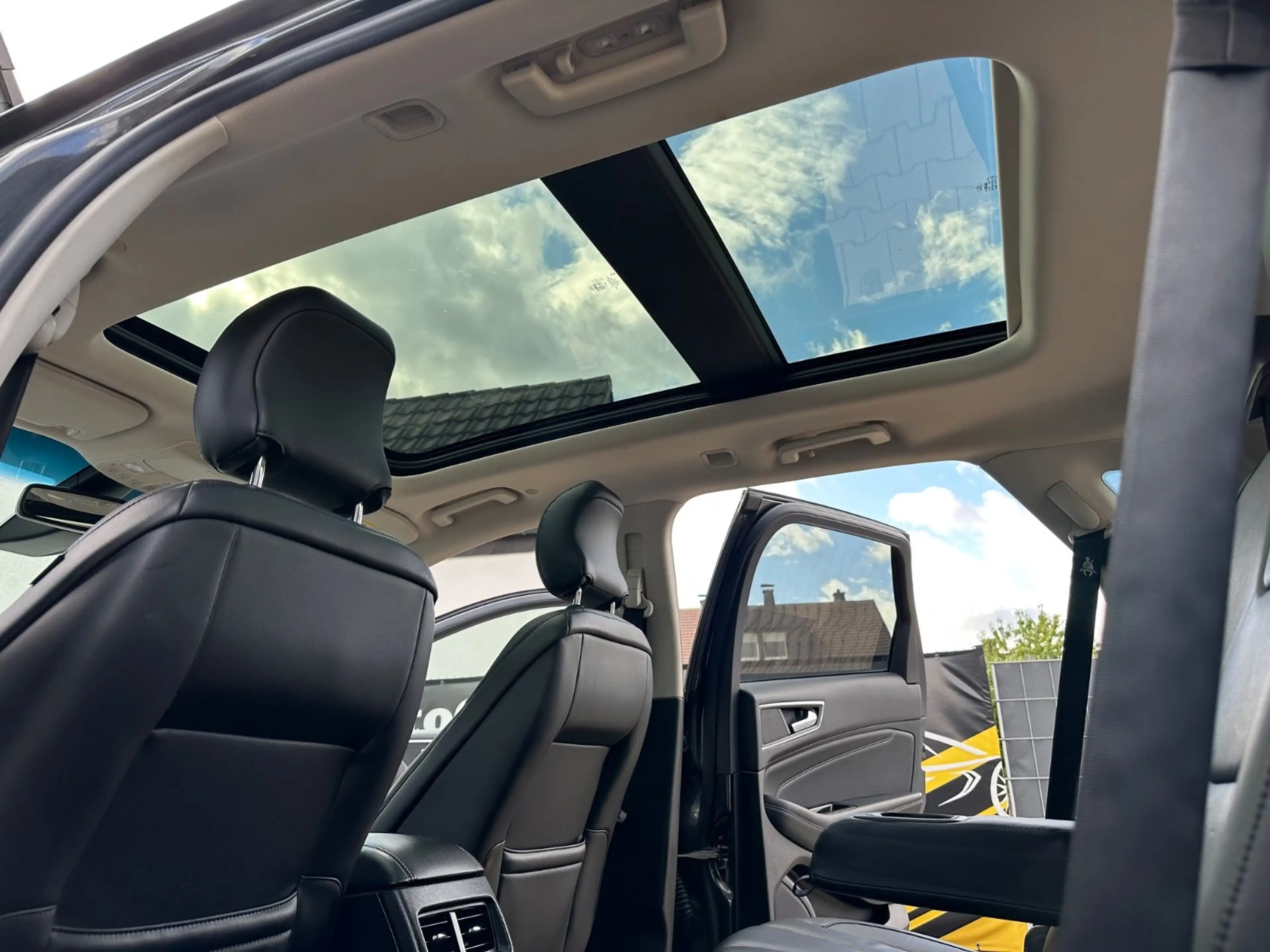 Ford Edge Titanium 4x4*Pano*Leder*Assist*LED*AHK*TÜV* — photo 15