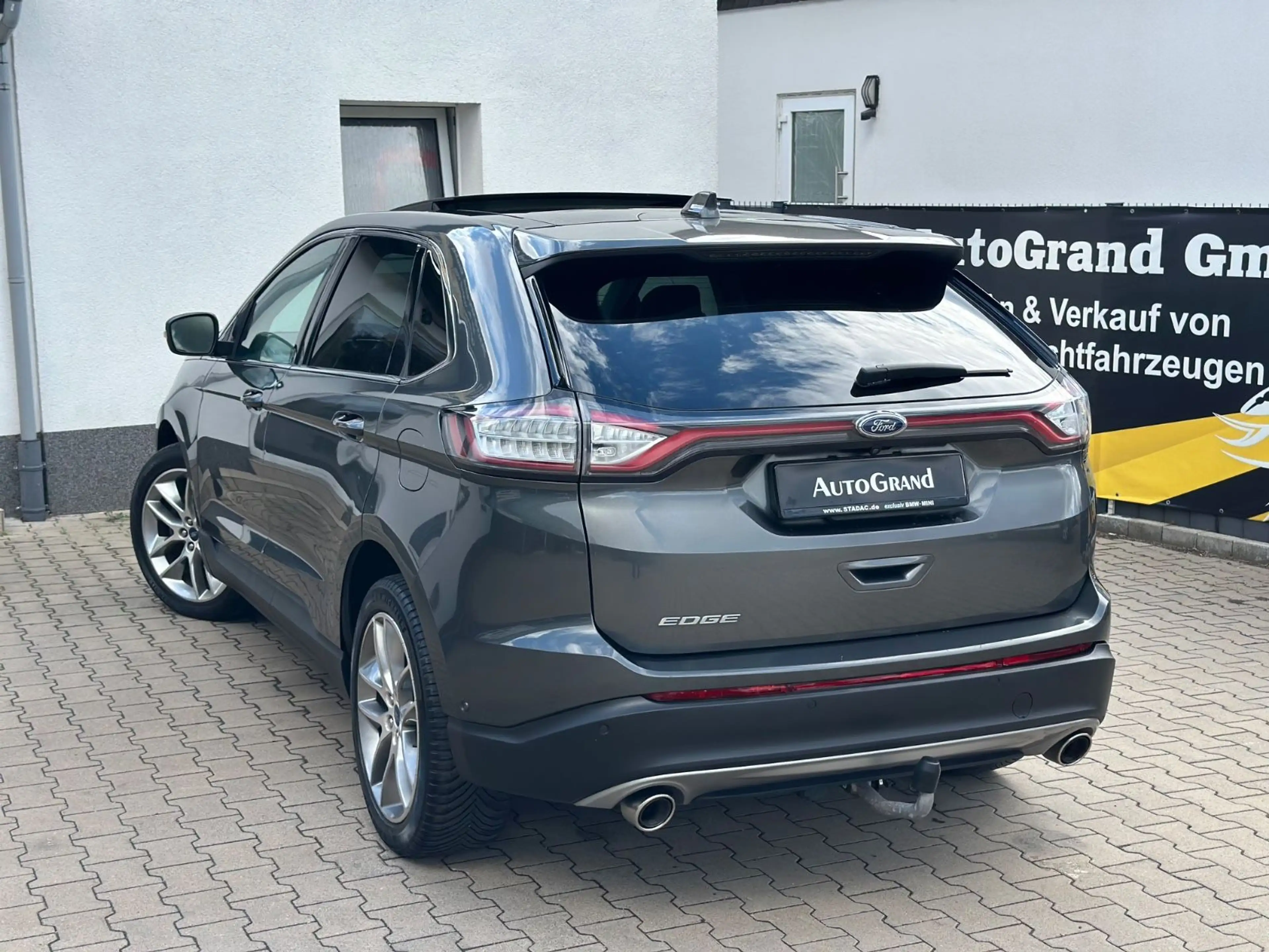Ford Edge Titanium 4x4*Pano*Leder*Assist*LED*AHK*TÜV* — photo 8