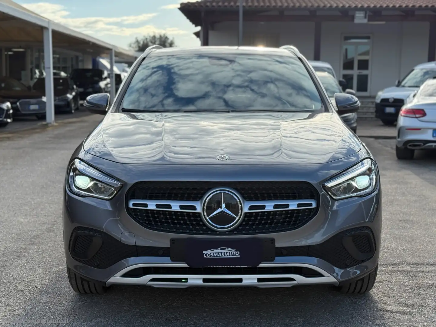 Mercedes-Benz GLA 180 200 d Automatic Business Grigio - 2