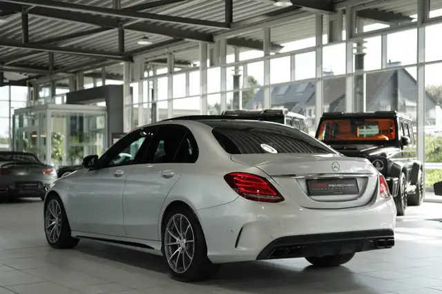 Mercedes-Benz C-Class view 9