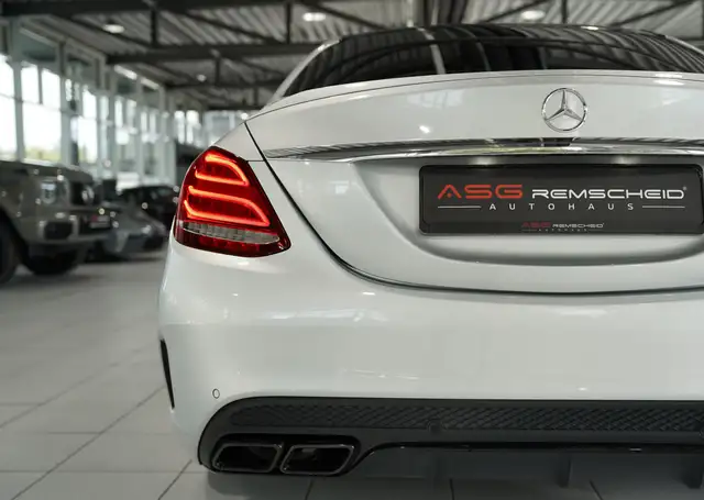 Mercedes-Benz C-Class view 13