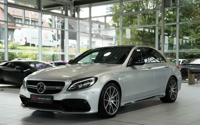 Mercedes-Benz C-Class view 4