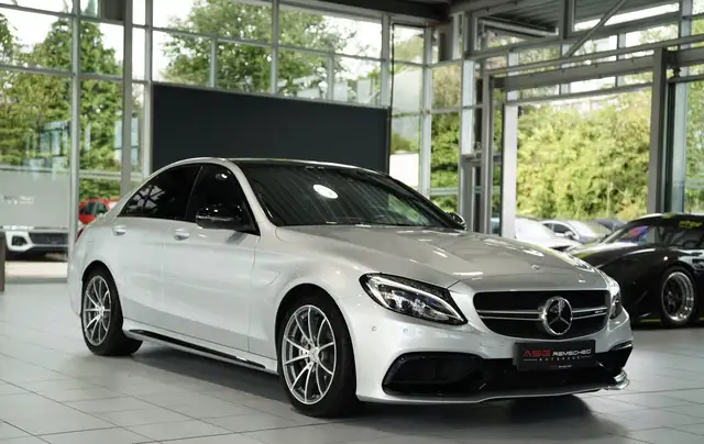 Mercedes-Benz C-Class view 5