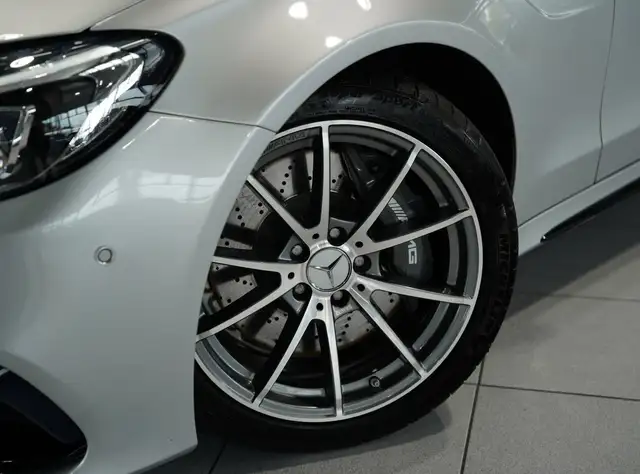 Mercedes-Benz C-Class view 12