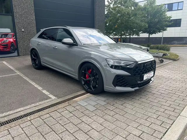 Audi RSQ8 view 8