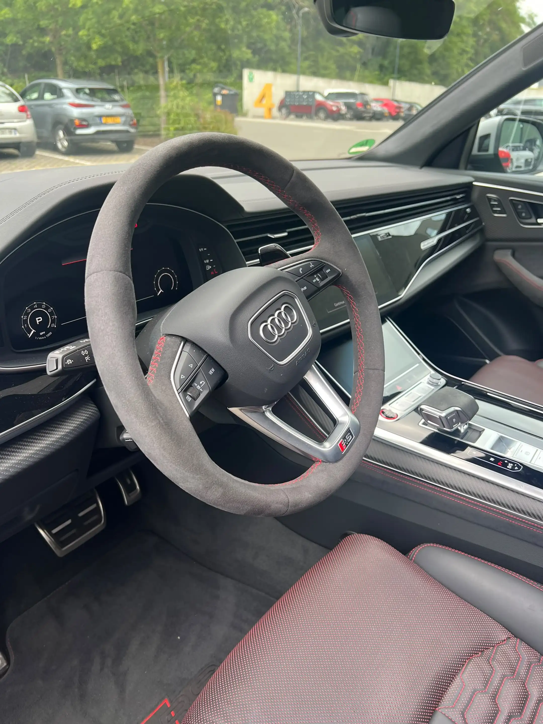Audi RS Q8 Q8 TFSI quattro tiptronic Performance — photo 14