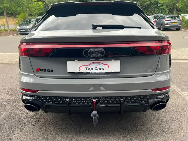 Audi RSQ8 view 10