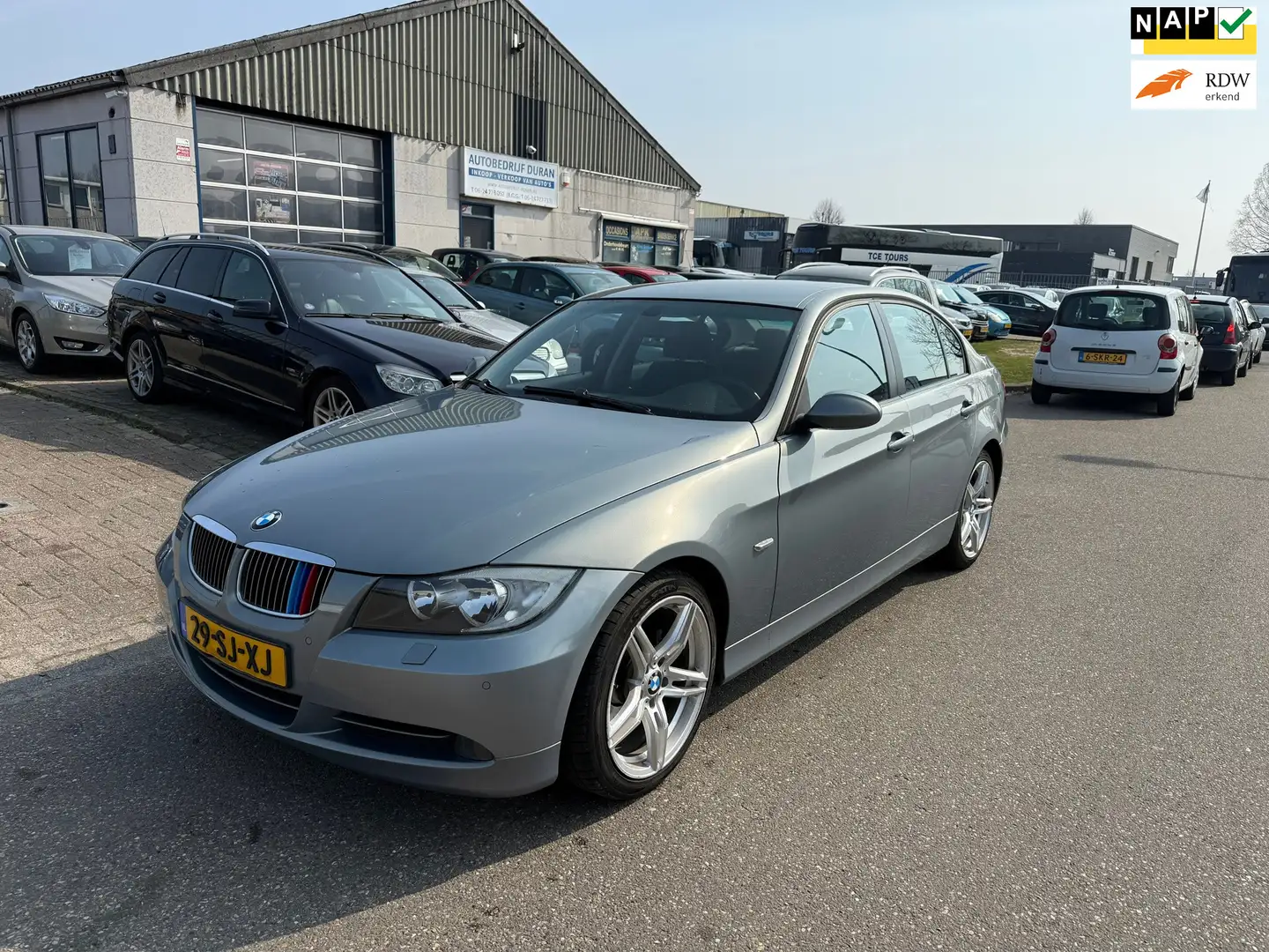 BMW 318 3-serie 318i Sedan automaat Airco Bj:2006 NAP! Gris - 1