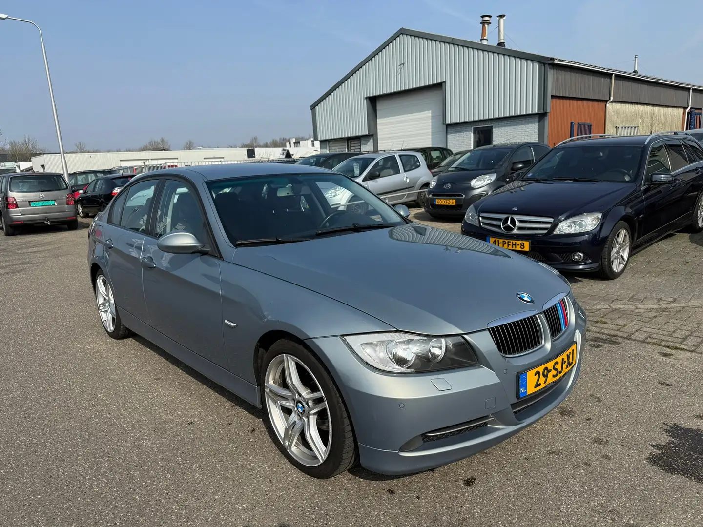 BMW 318 3-serie 318i Sedan automaat Airco Bj:2006 NAP! Gris - 2