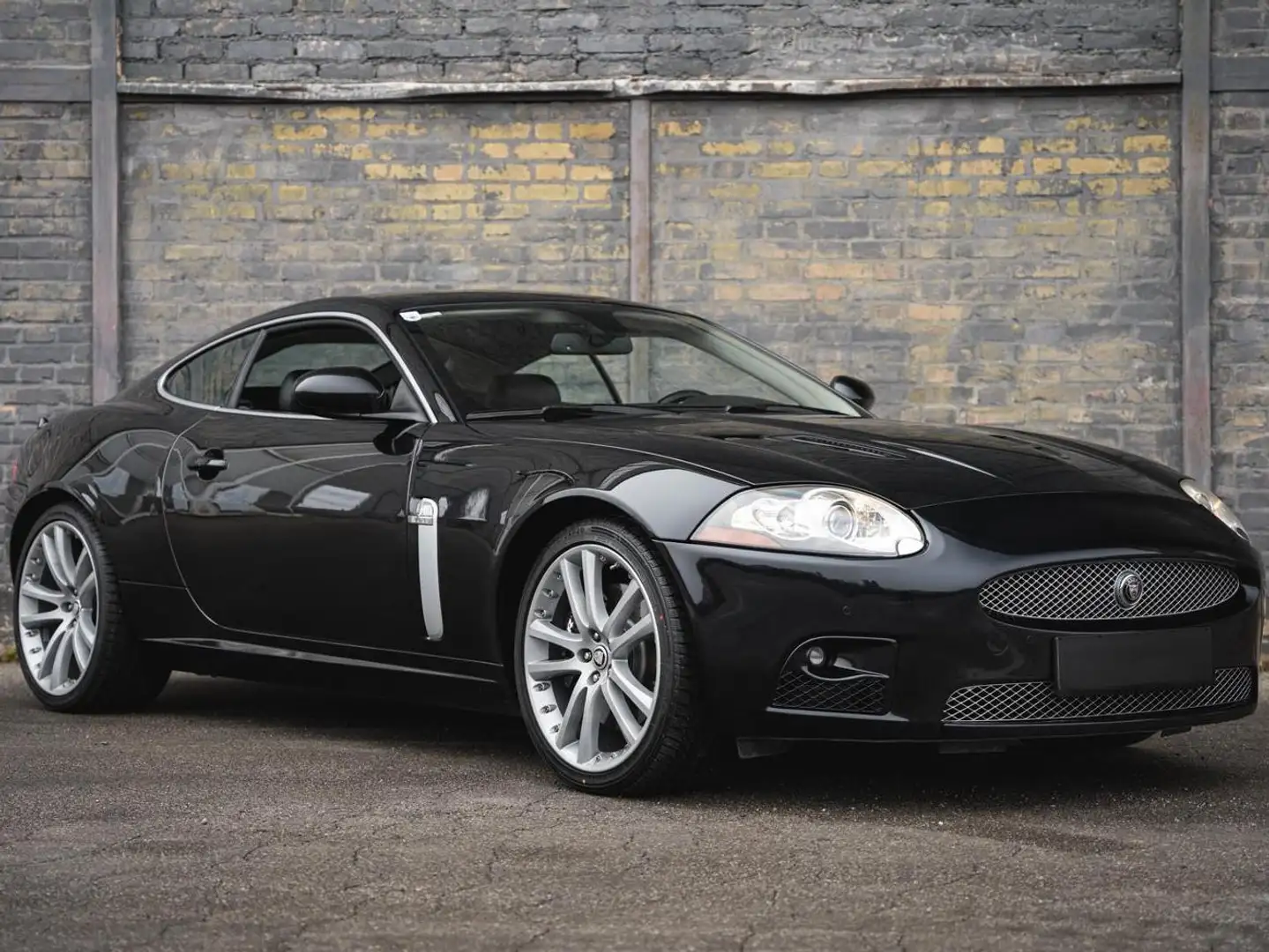 Jaguar XKR 4,2 S/C Coupe MEGA OPTIK Schwarz - 1