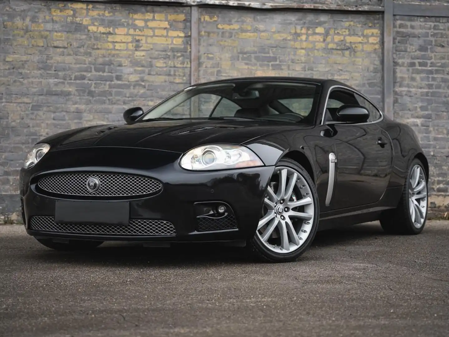 Jaguar XKR 4,2 S/C Coupe MEGA OPTIK Schwarz - 2