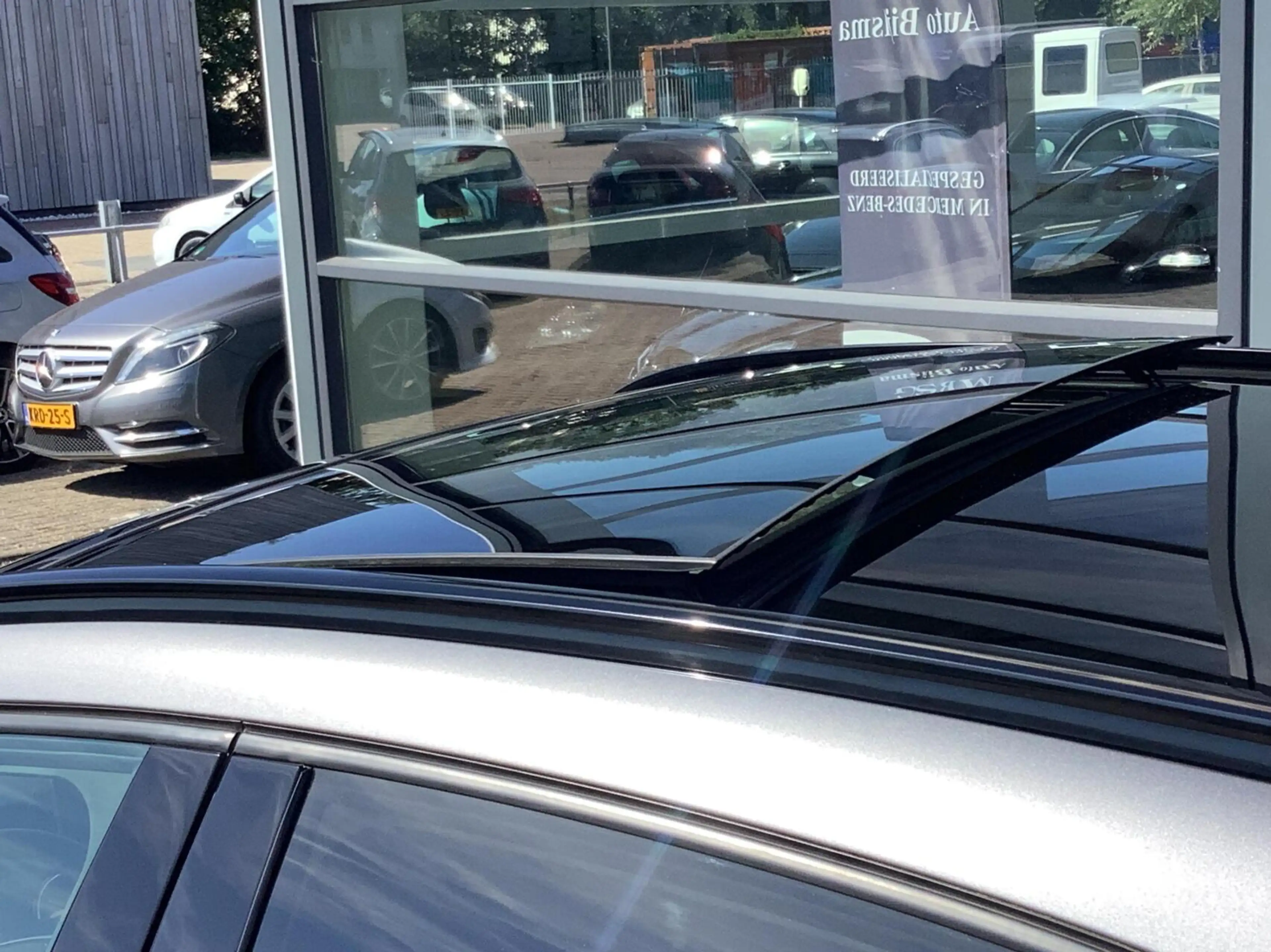 Mercedes-Benz GLA 180 Business Solution AMG Limited Panorama dak — photo 13