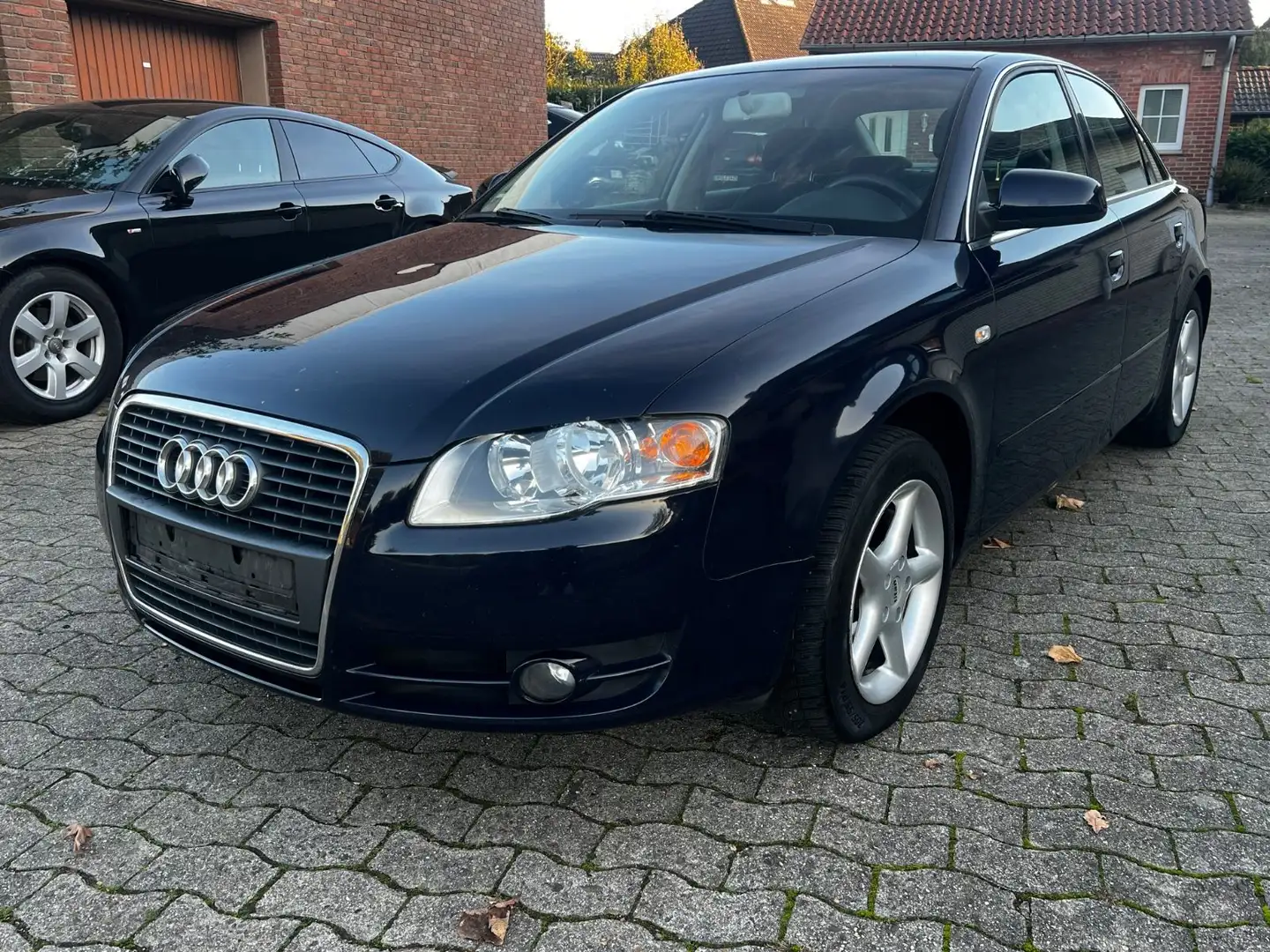 Audi A4 Lim. 1.9 TDI Bleu - 2