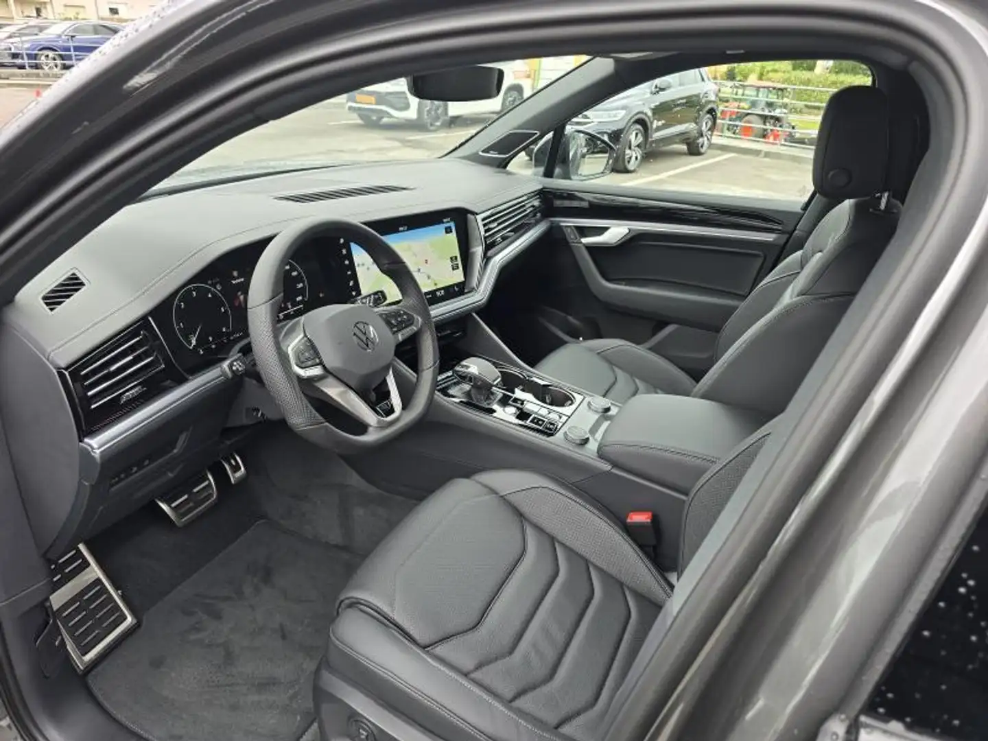 Volkswagen Touareg R-Line Gris - 2