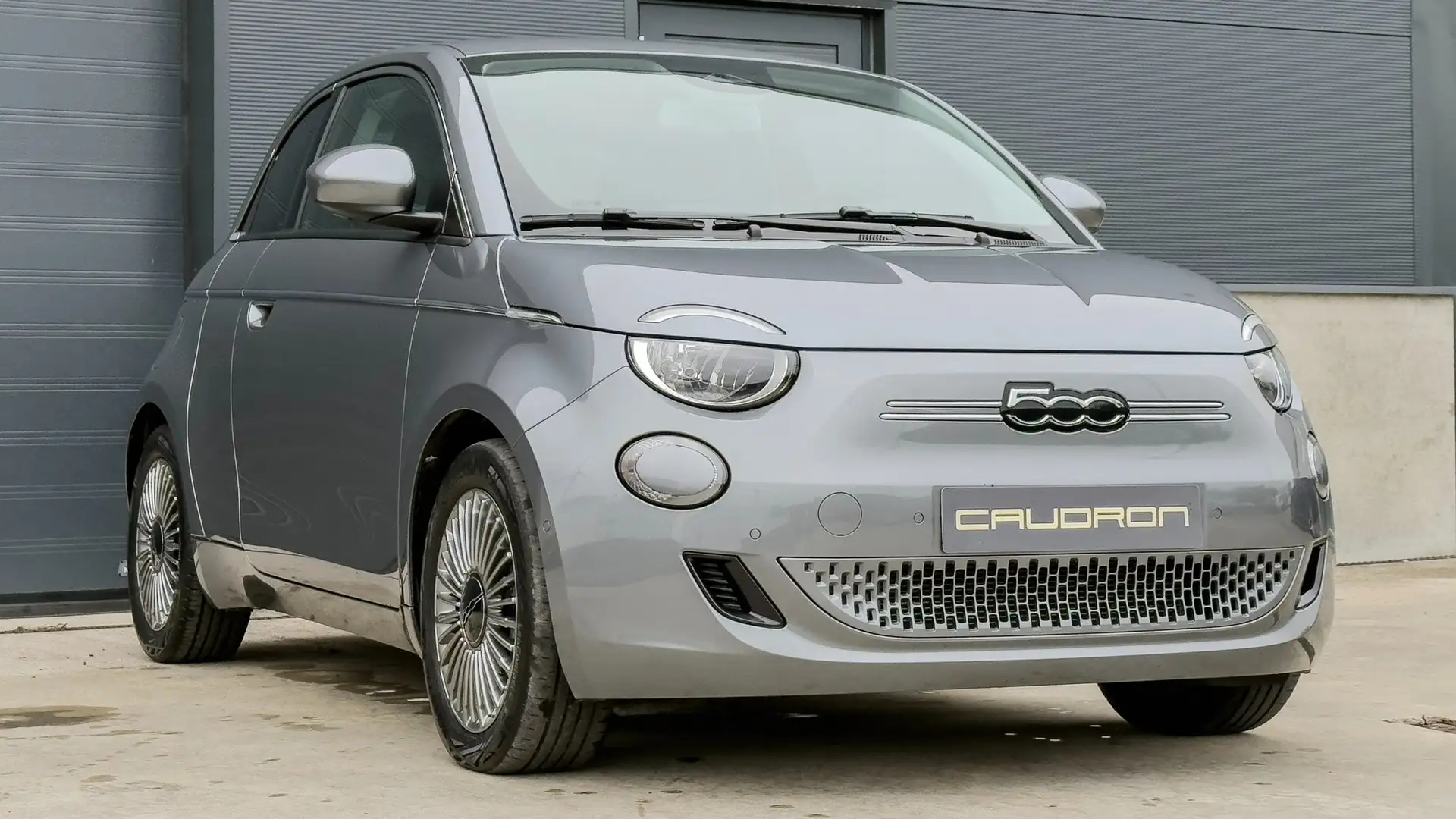 Fiat 500e 3 + 1 | 43 kWh | Camera | Cruise control | Mineral Grijs - 1