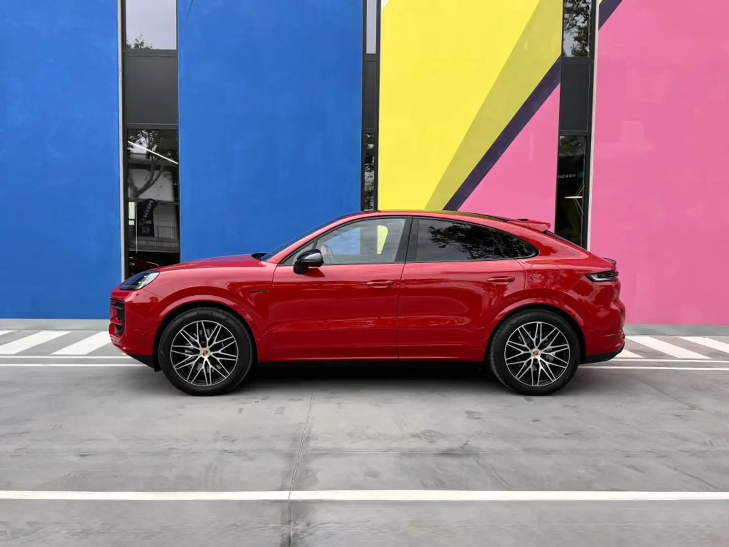 Porsche Cayenne Coupé E-Hybrid Black Edition Aut. Rojo - 2