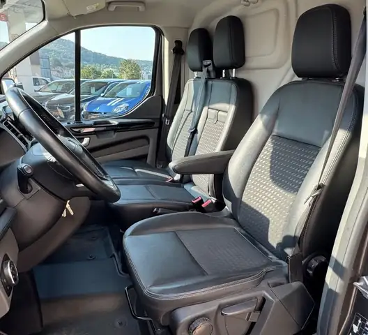 Ford Transit view 8