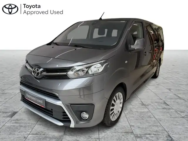 Toyota Verso 2.0 D MT LONG MPV 8PL
