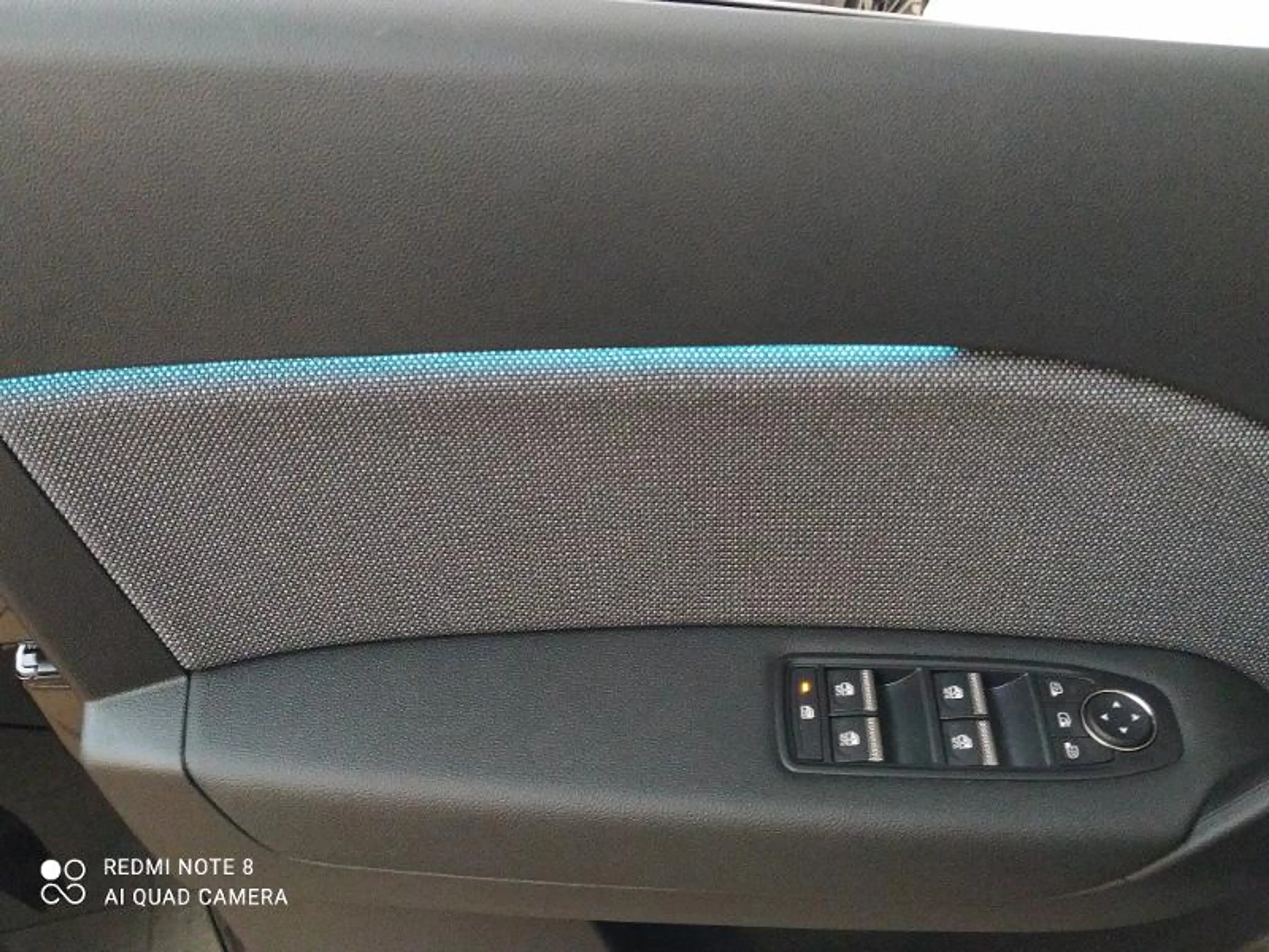 Mitsubishi Grandis Intro Edition 1.8 Hybrid — photo 8