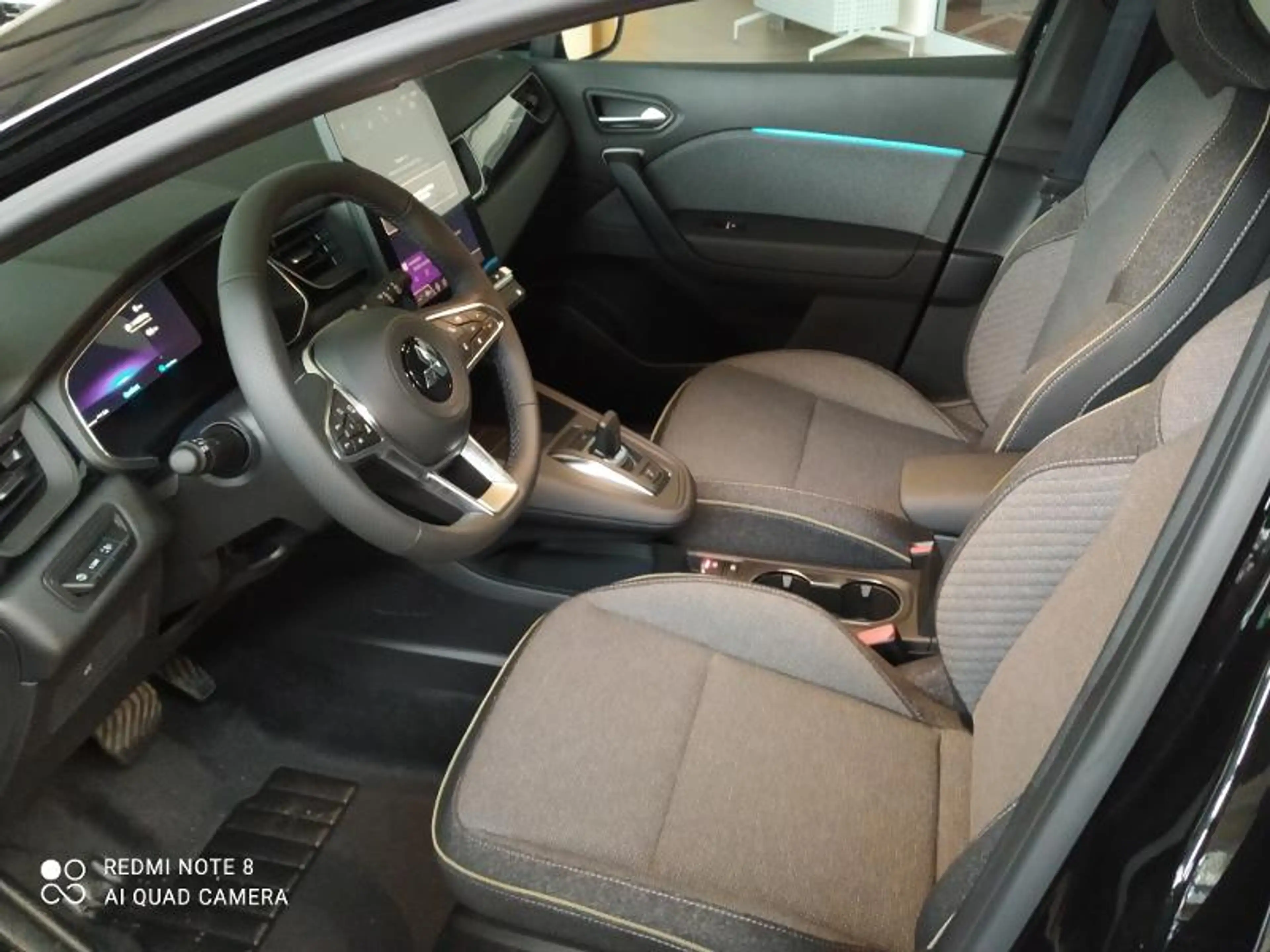 Mitsubishi Grandis Intro Edition 1.8 Hybrid — photo 7