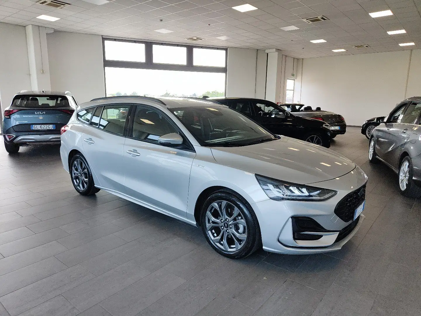 Ford Focus SW EcoBoost 125cv MHEV ST-Line Auto Navi Fari LED Argento - 2