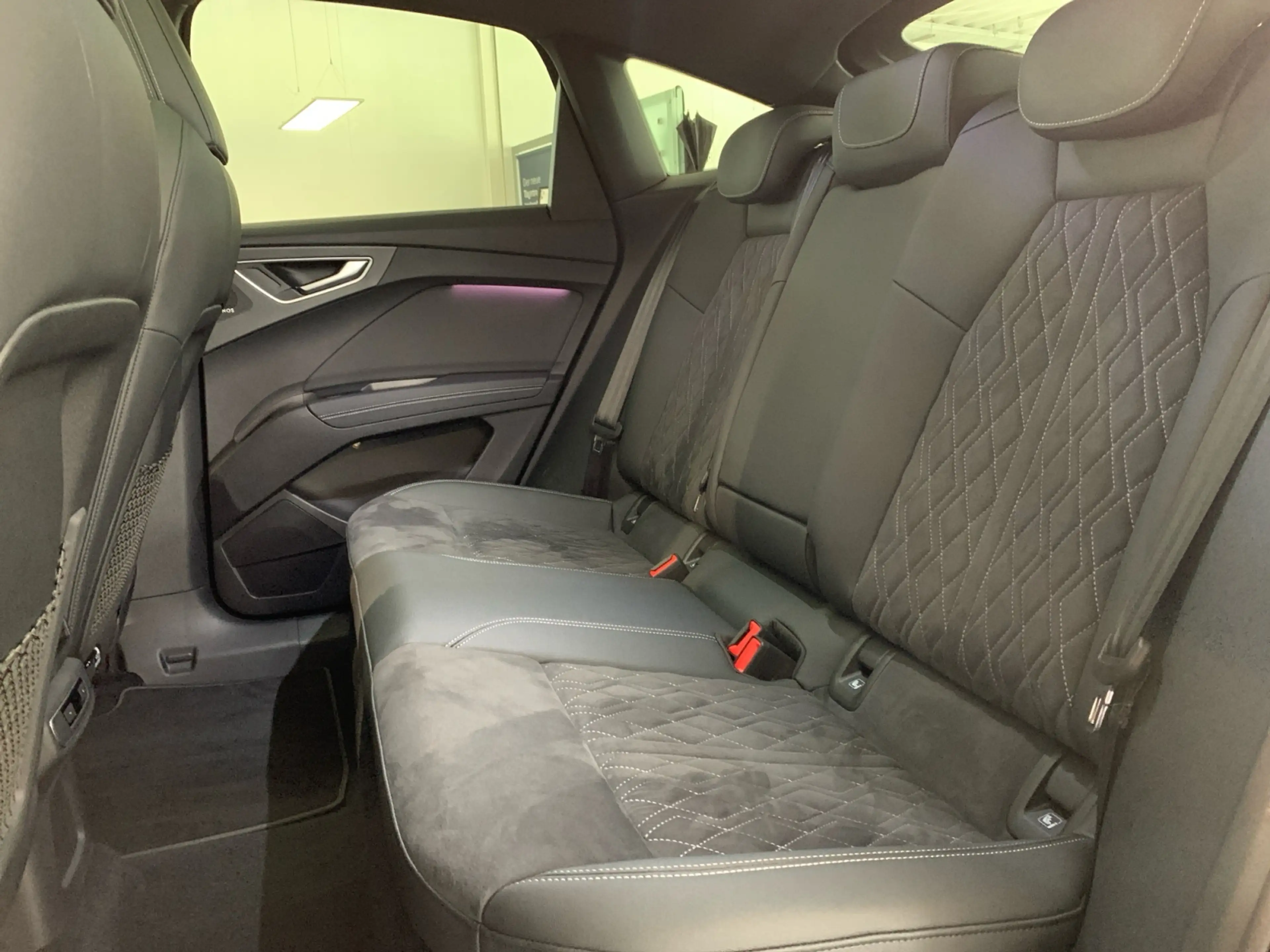 Audi Q4 e-tron Sportback 50 quattro S line AHK PANO SONOS — photo 11