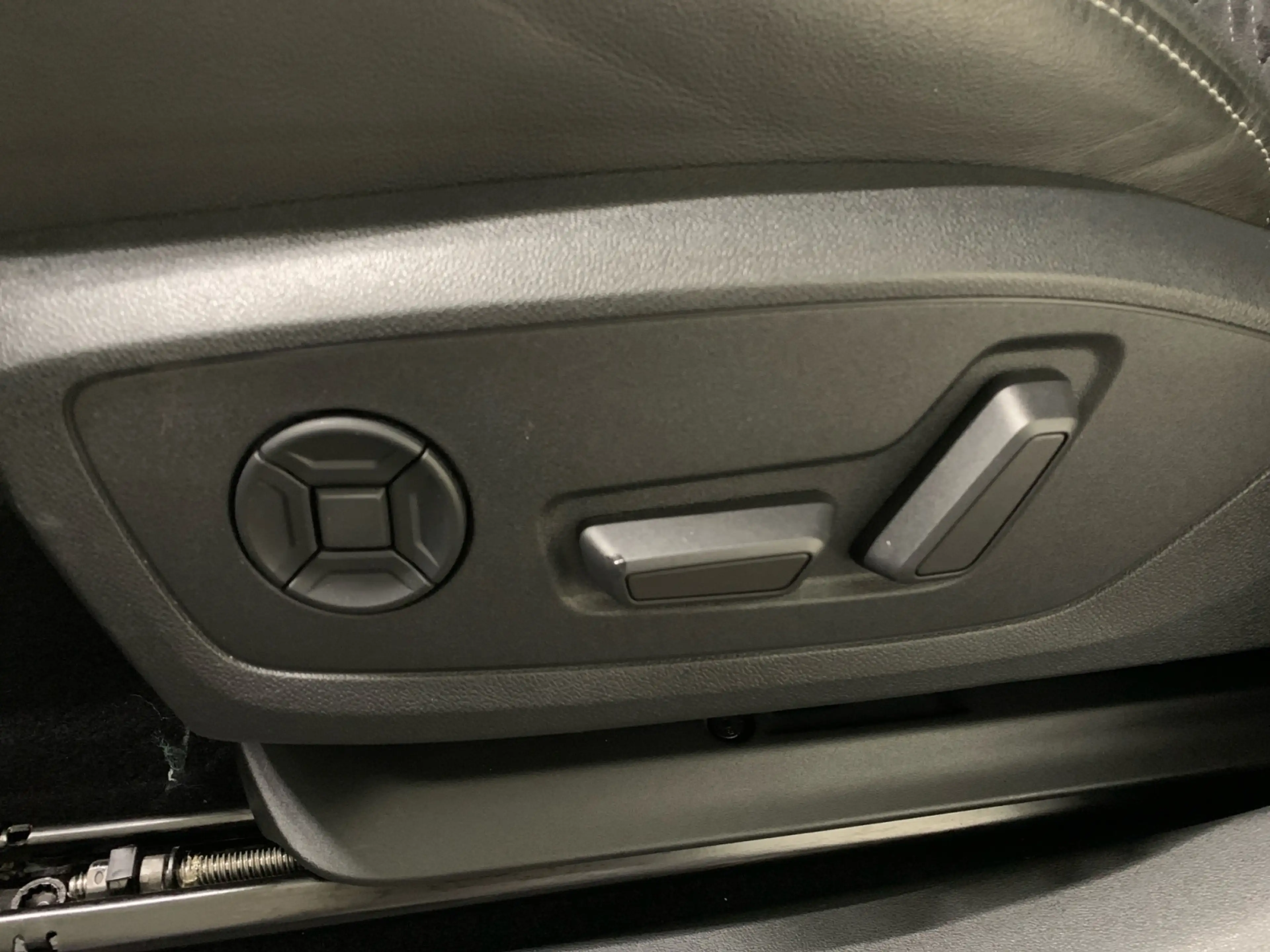 Audi Q4 e-tron Sportback 50 quattro S line AHK PANO SONOS — photo 22