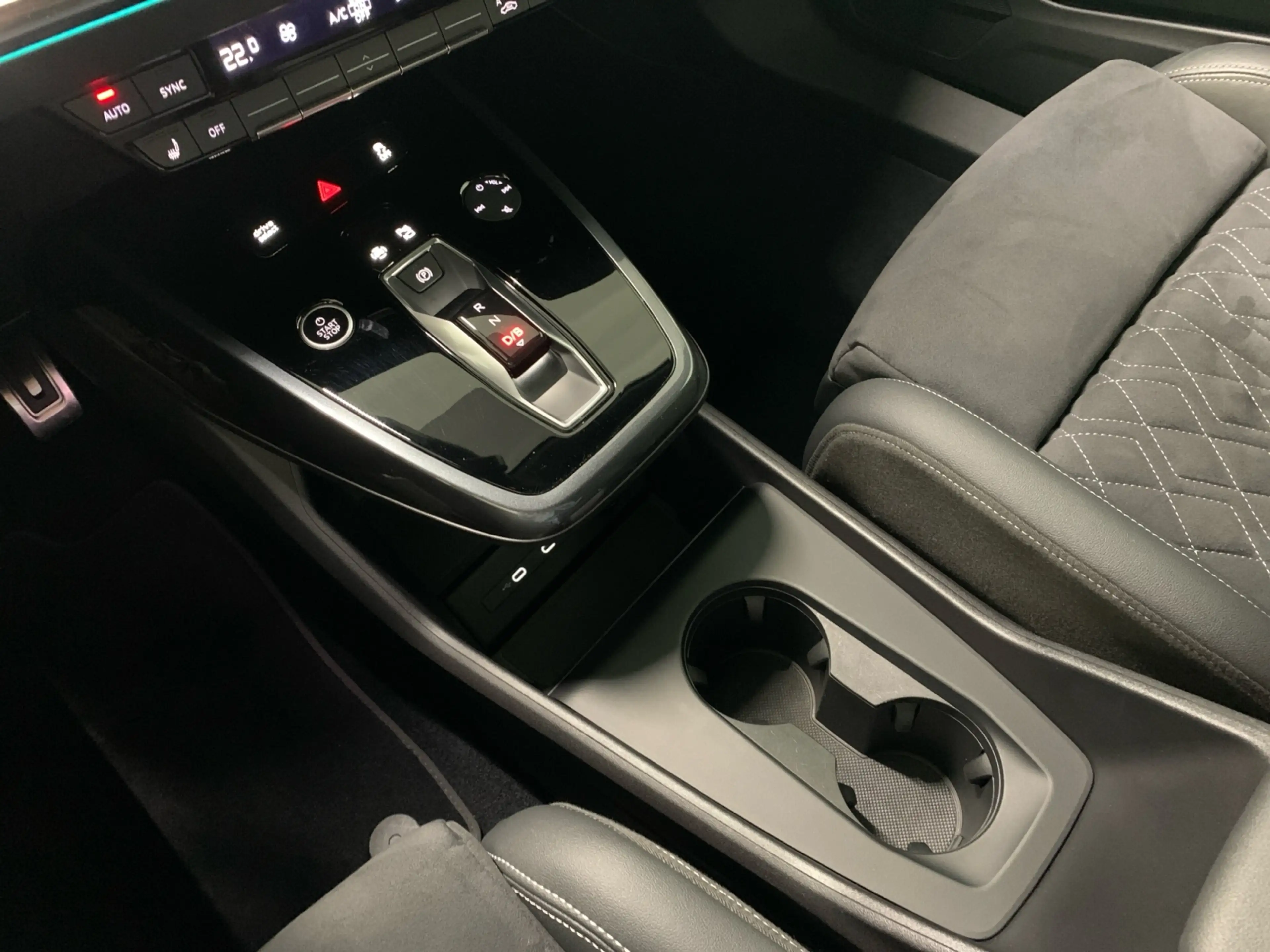 Audi Q4 e-tron Sportback 50 quattro S line AHK PANO SONOS — photo 21