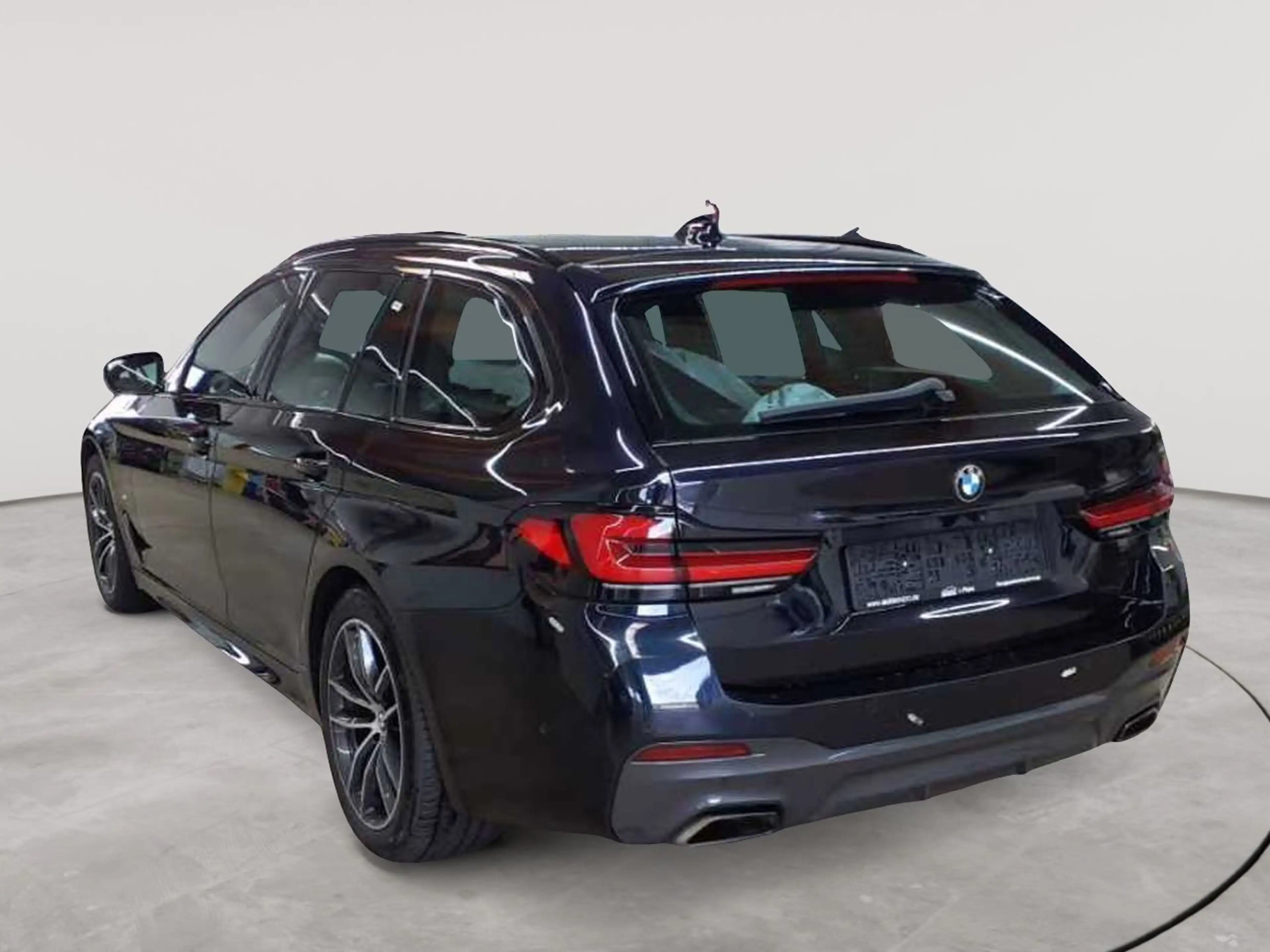 BMW 520 520d Touring Aut. M Sport Navi Leder AHK HuD — photo 5