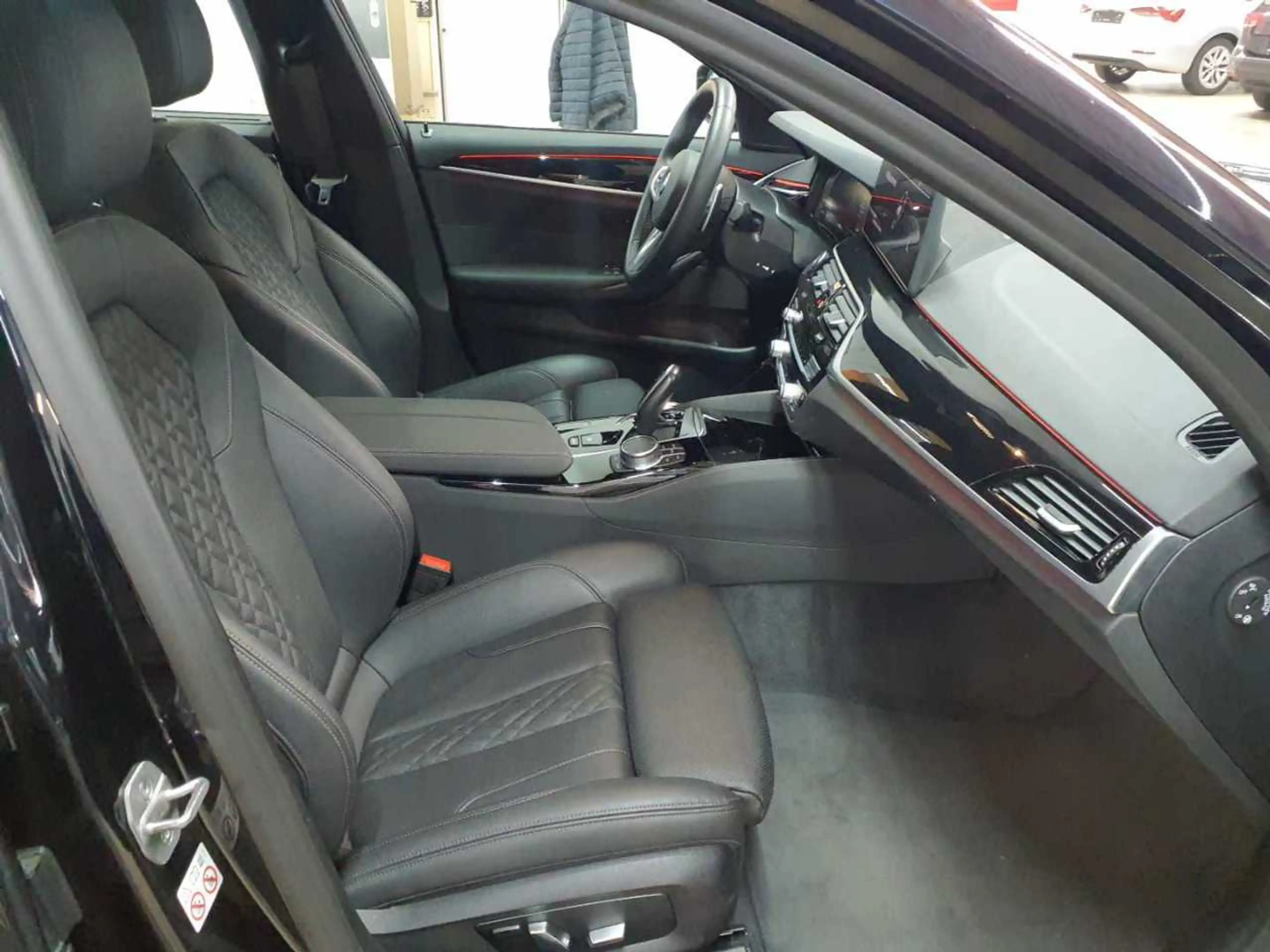 BMW 520 520d Touring Aut. M Sport Navi Leder AHK HuD — photo 7