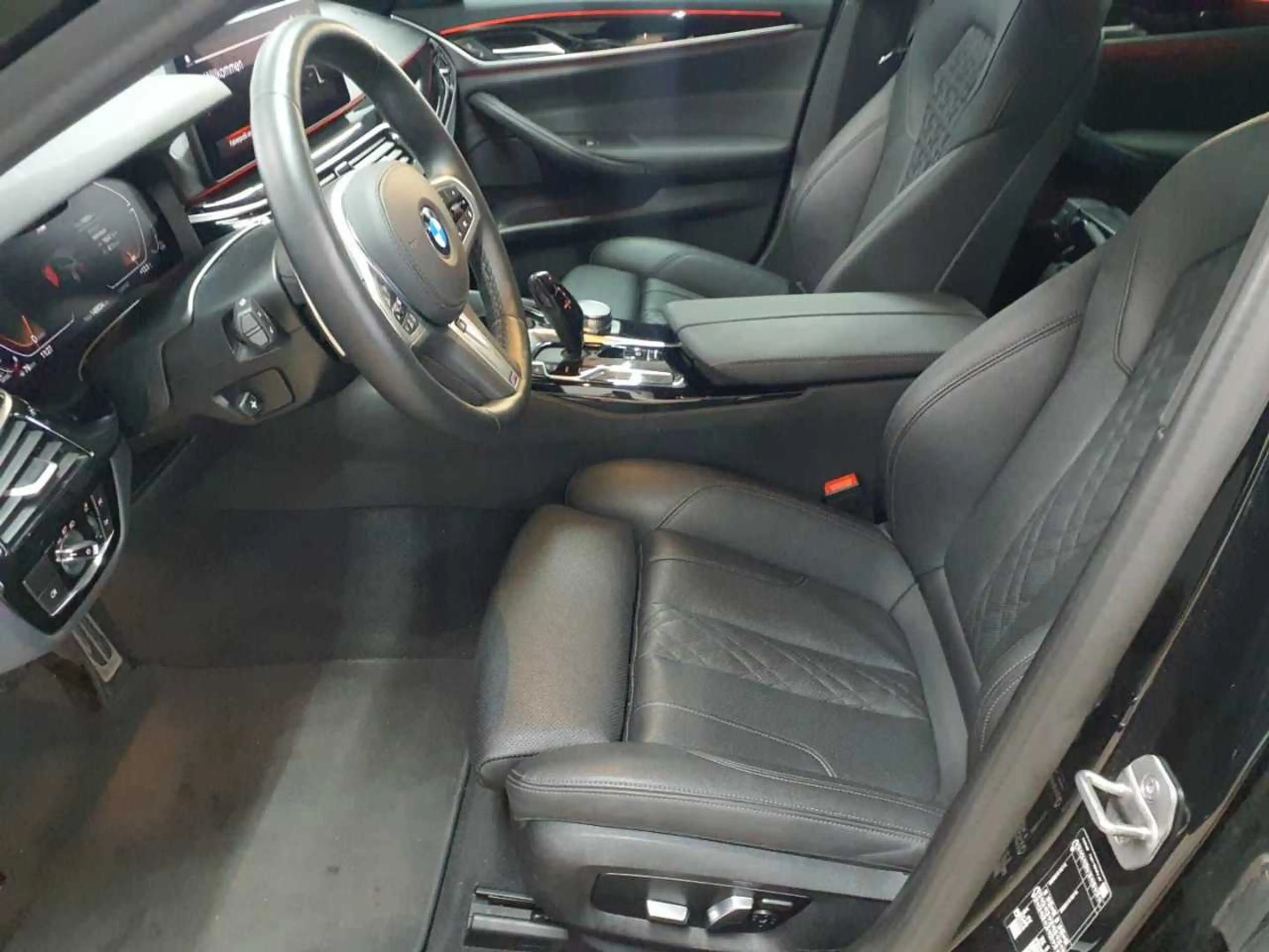 BMW 520 520d Touring Aut. M Sport Navi Leder AHK HuD — photo 8