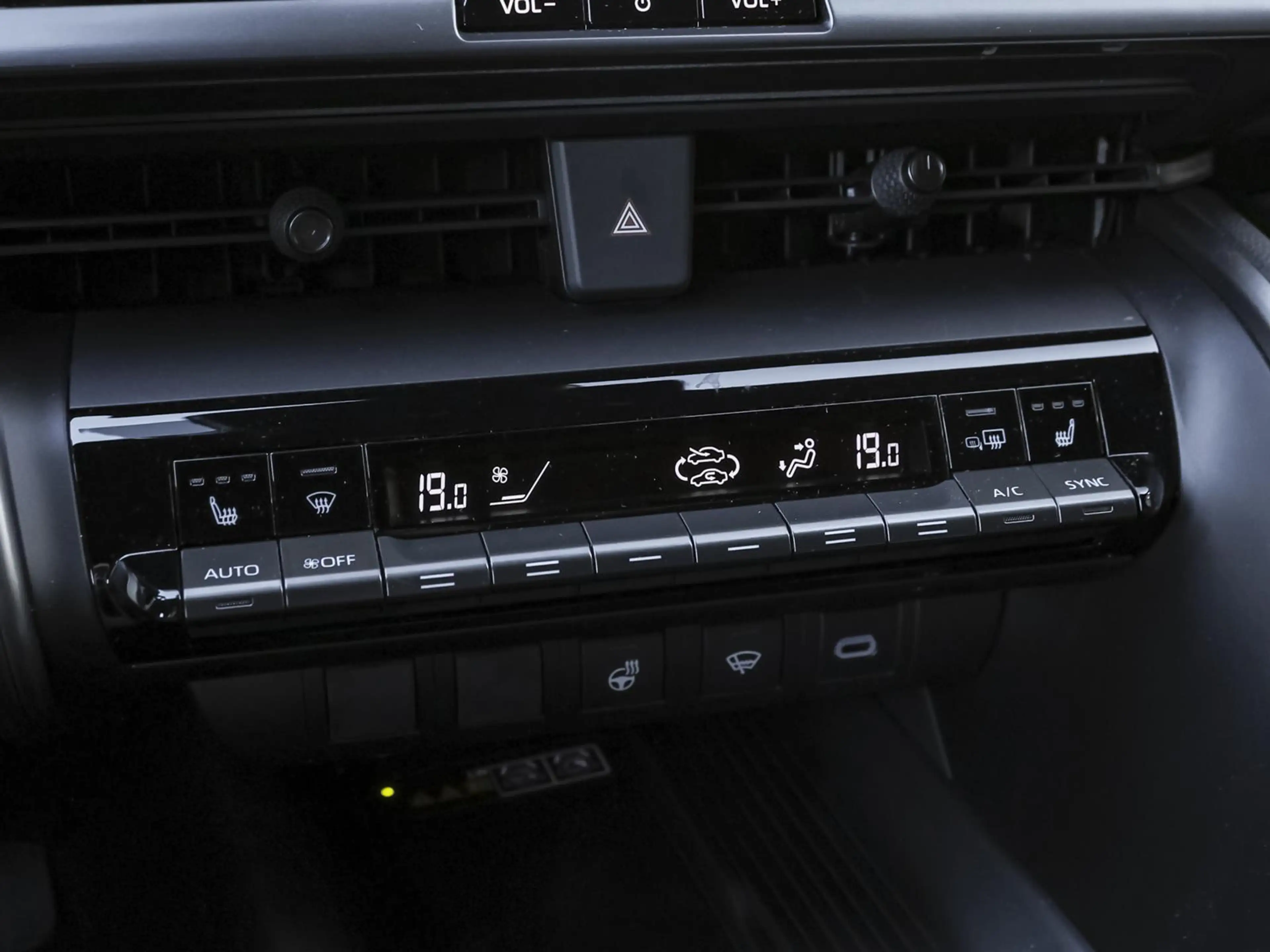 Toyota C-HR 2.0 Plug-in Hybrid Teamplayer Technik Paket — photo 10