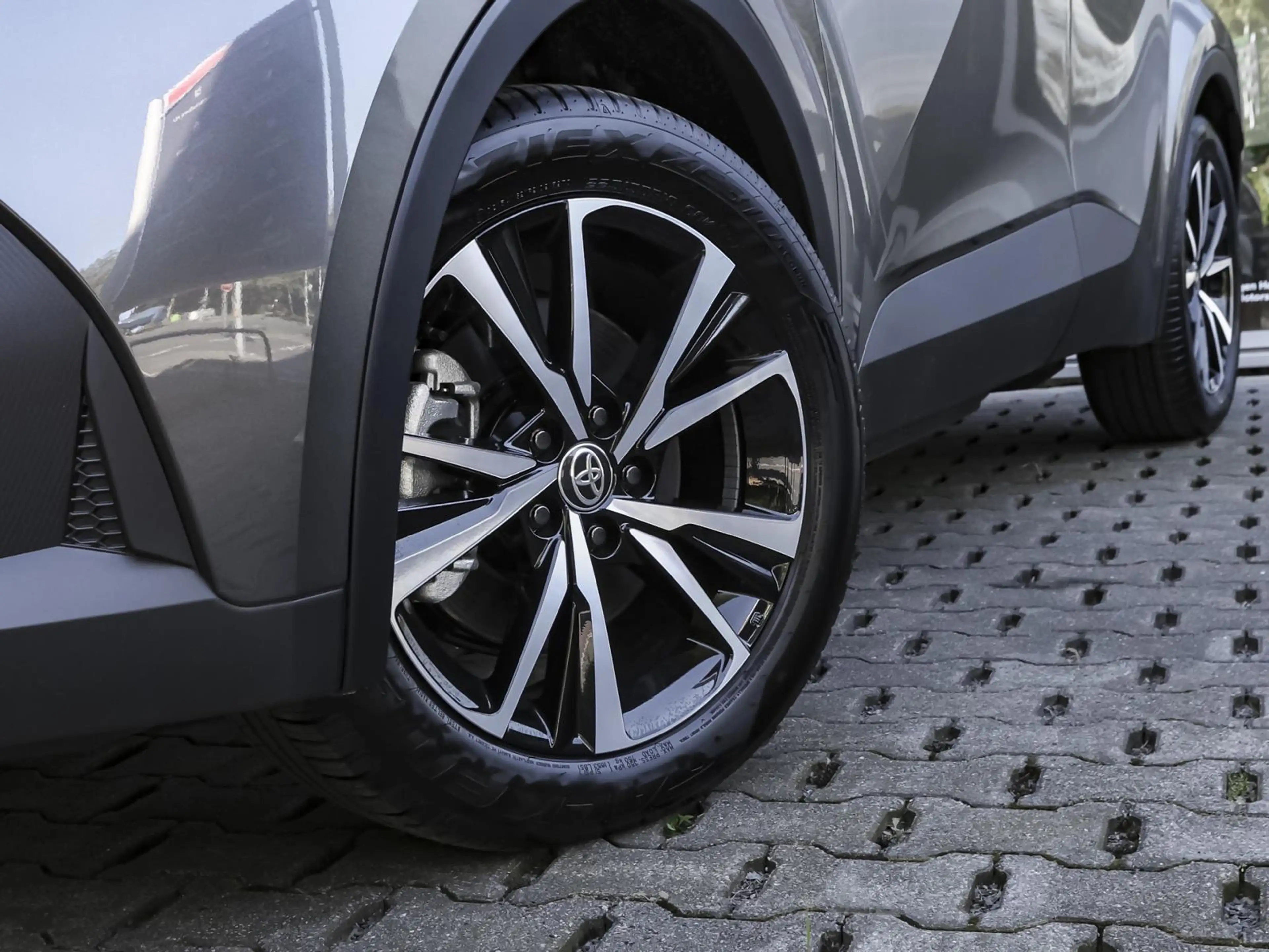 Toyota C-HR 2.0 Plug-in Hybrid Teamplayer Technik Paket — photo 7