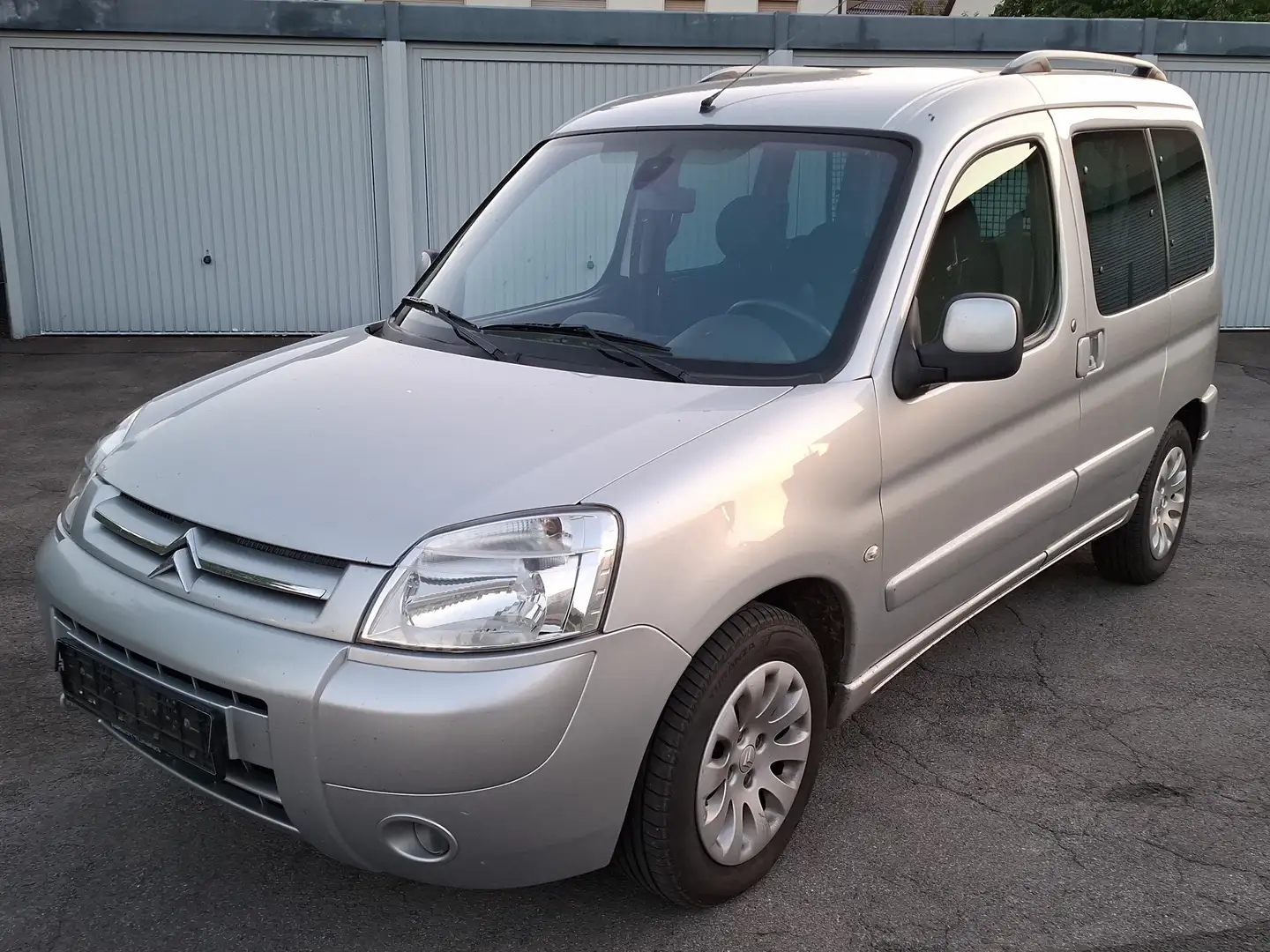 Citroen Berlingo HDi 90 Multispace Exclusive Kombi Grau - 1