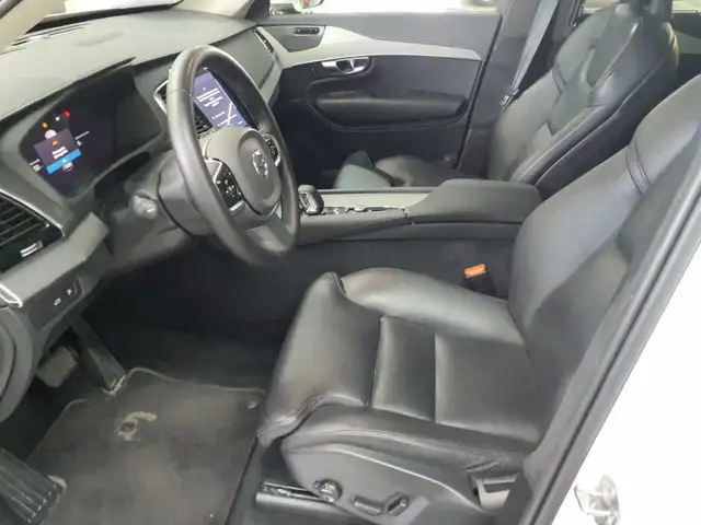 Volvo XC90 view 7