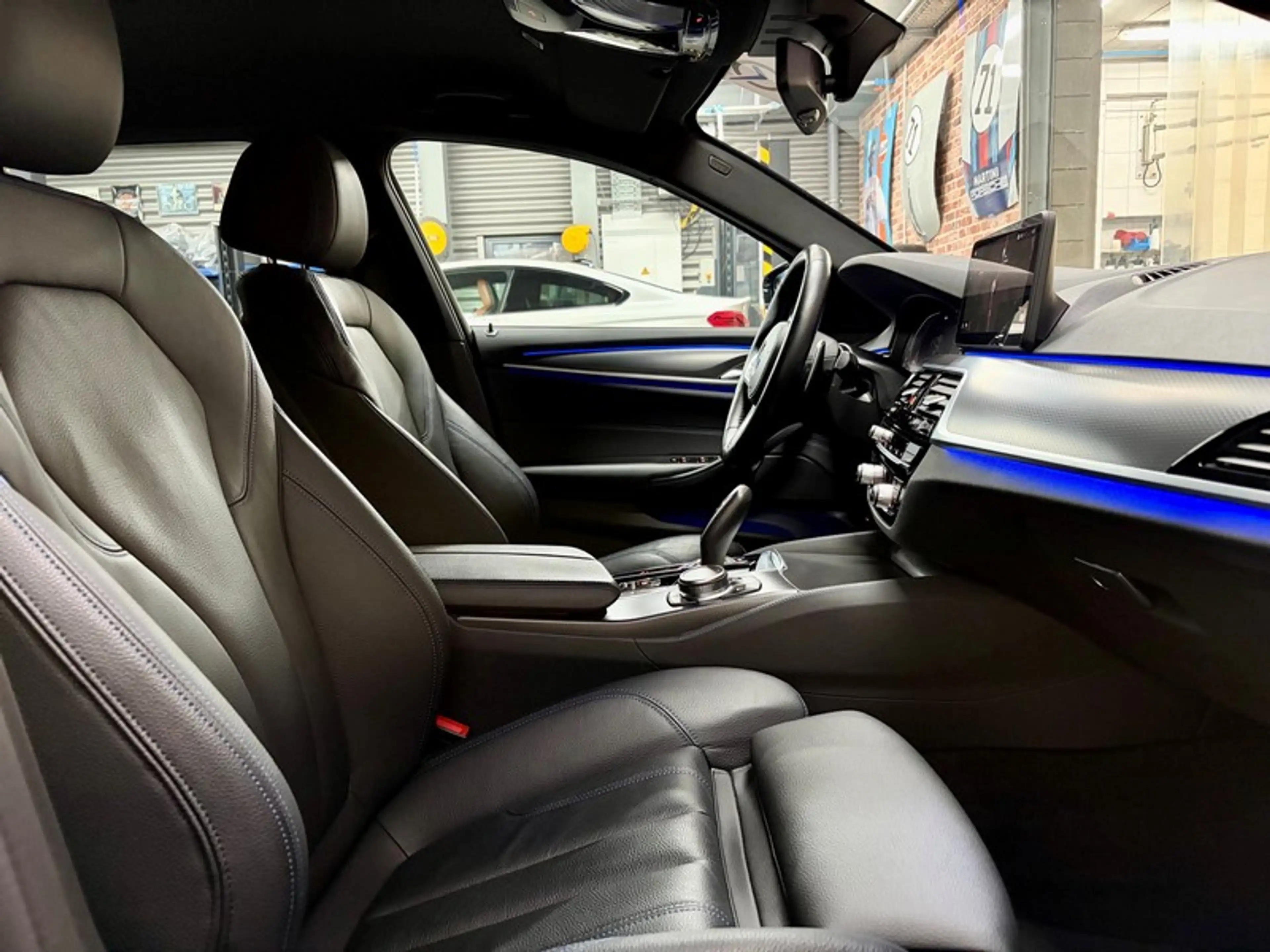 BMW 520 520dA Touring 2.0 190cv Auto xDive M-SPORT — photo 8