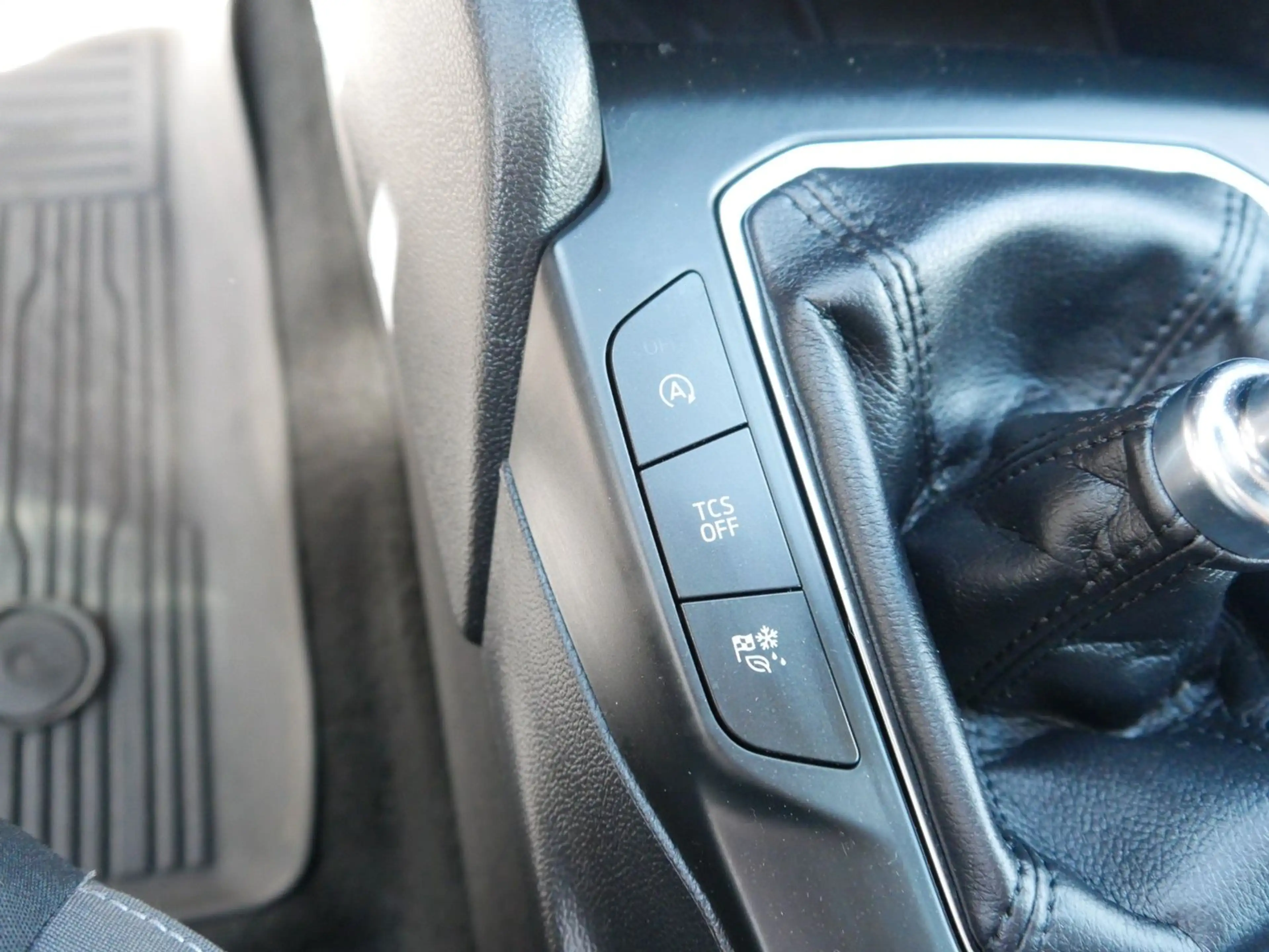 Ford Focus Cool & Connect 5-türig + Winter + Navi — photo 11