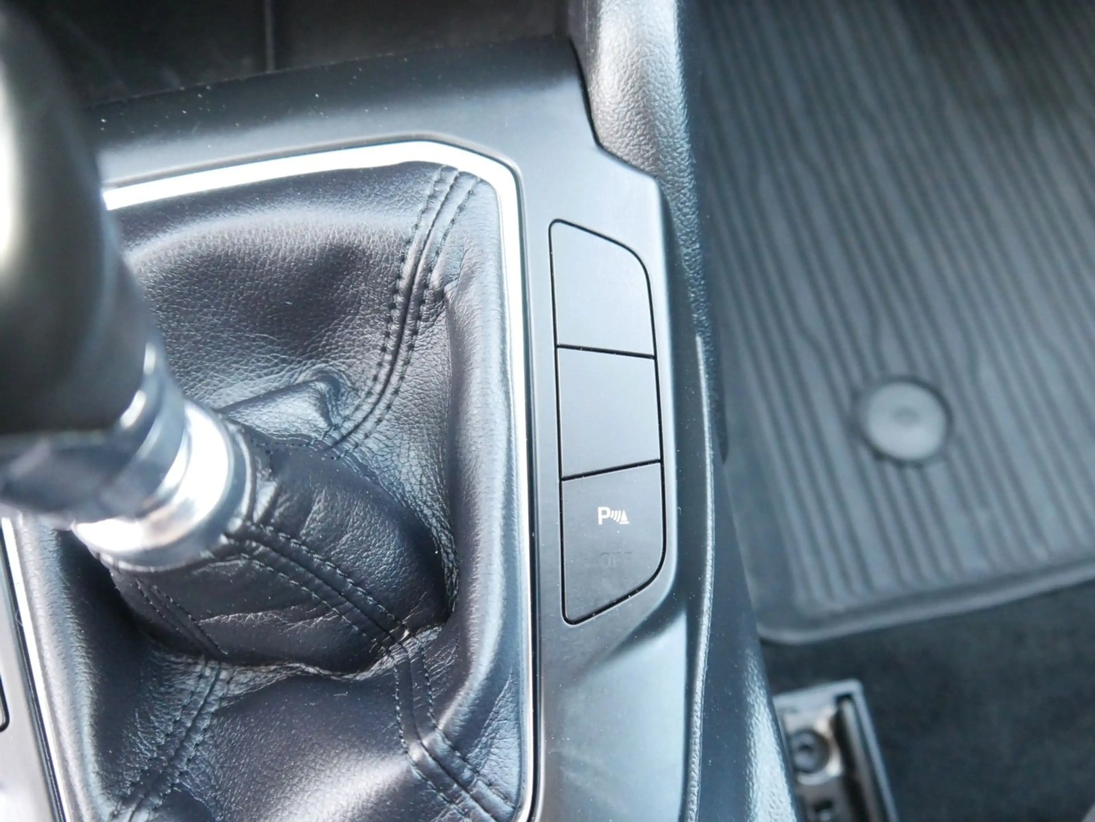 Ford Focus Cool & Connect 5-türig + Winter + Navi — photo 12