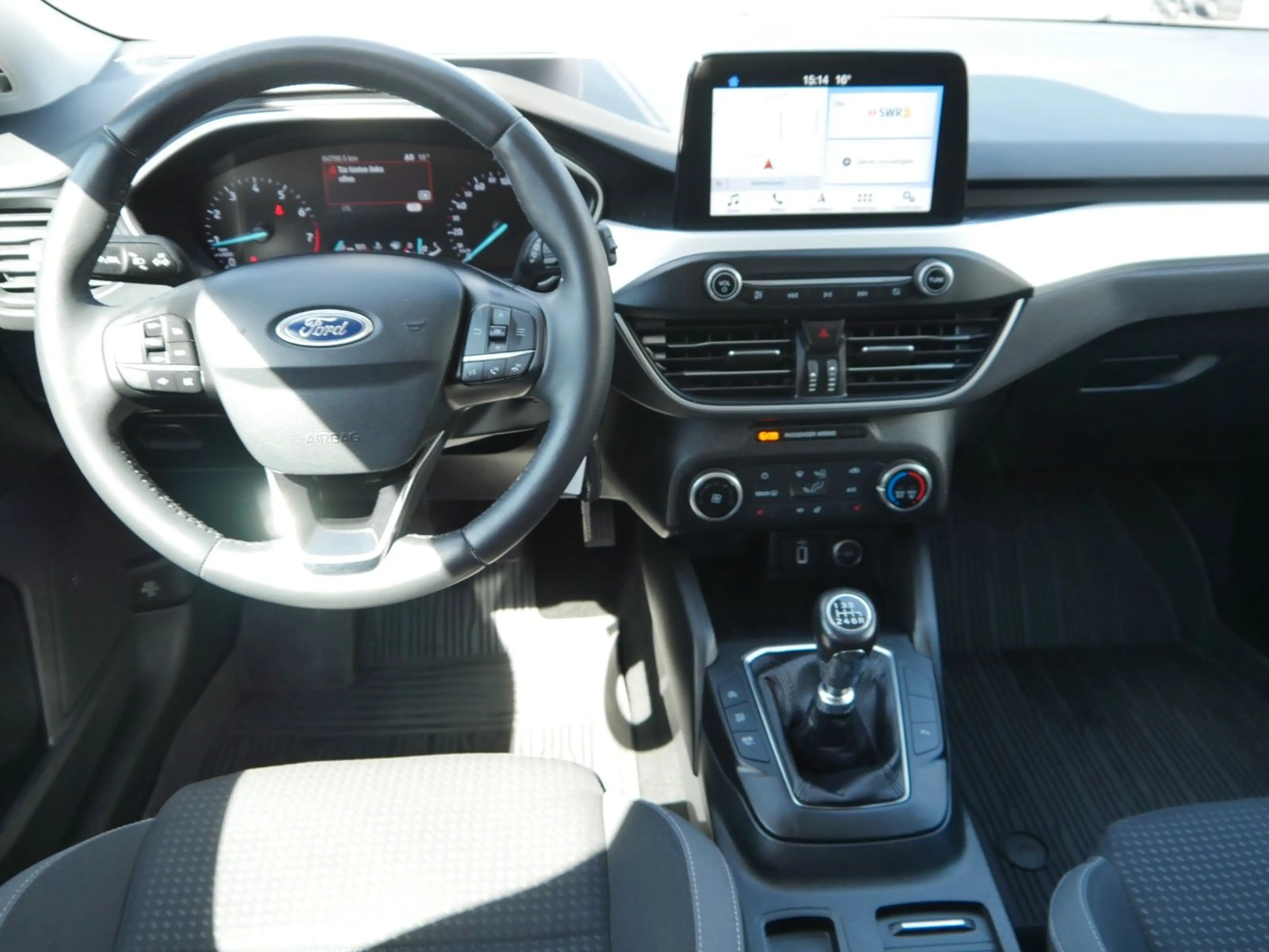 Ford Focus Cool & Connect 5-türig + Winter + Navi — photo 6