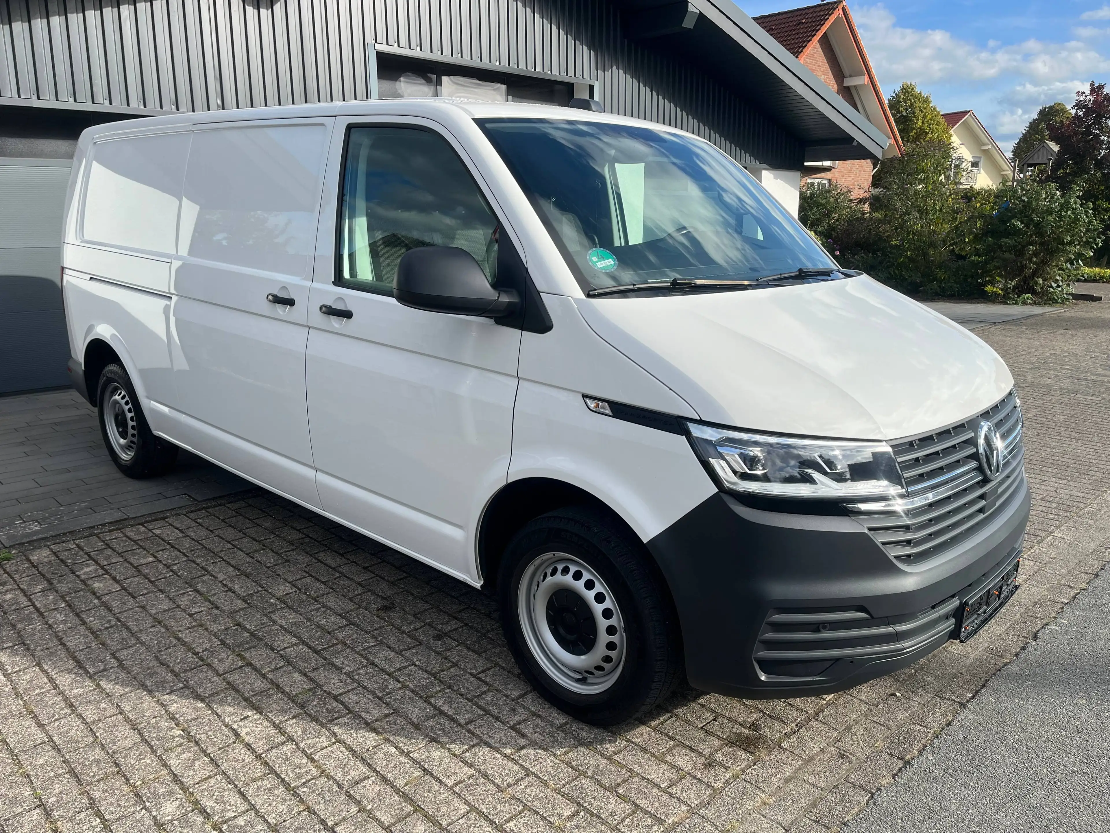 Volkswagen T6.1 Transporter Lang 150Ps Klima LED Navi SH VW-Scheckheft 87Tkm MwSt — photo 6