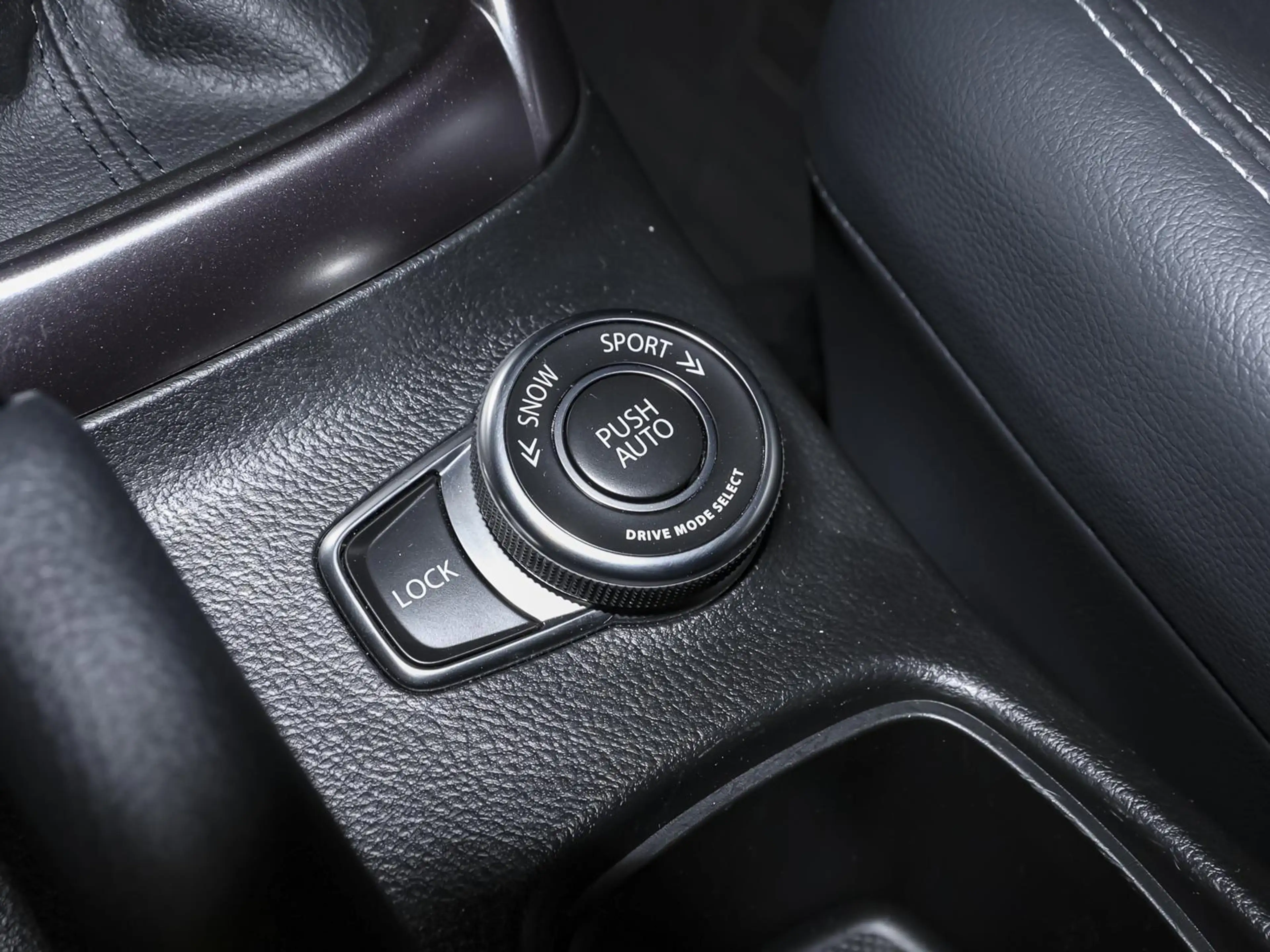 Suzuki SX4 S-Cross 1.4 M-Hybrid Comfort 4x4 SCHIEBEDACH — photo 11
