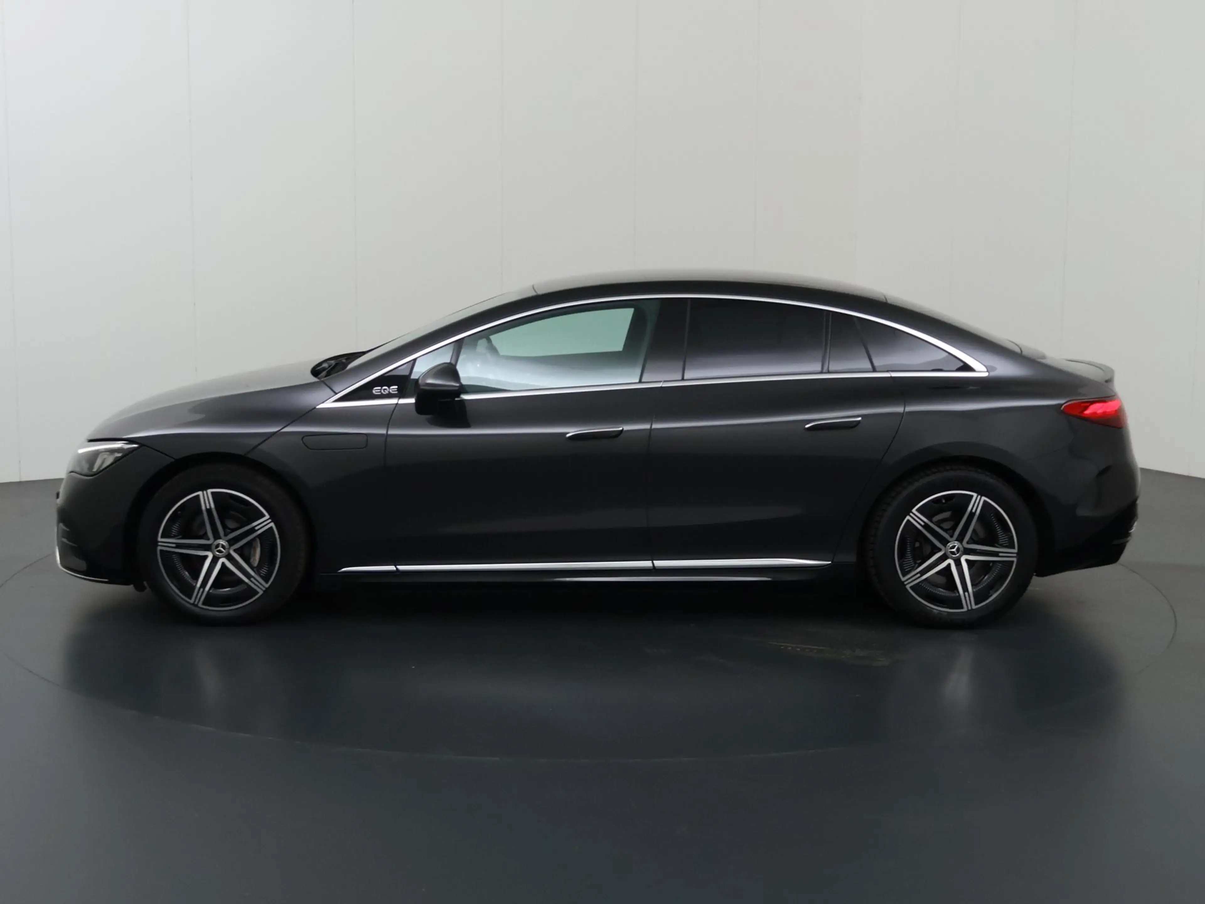 Mercedes-Benz EQE 300 AMG Line 89 kWh | Draadloos laden telefonie | Appl — photo 5