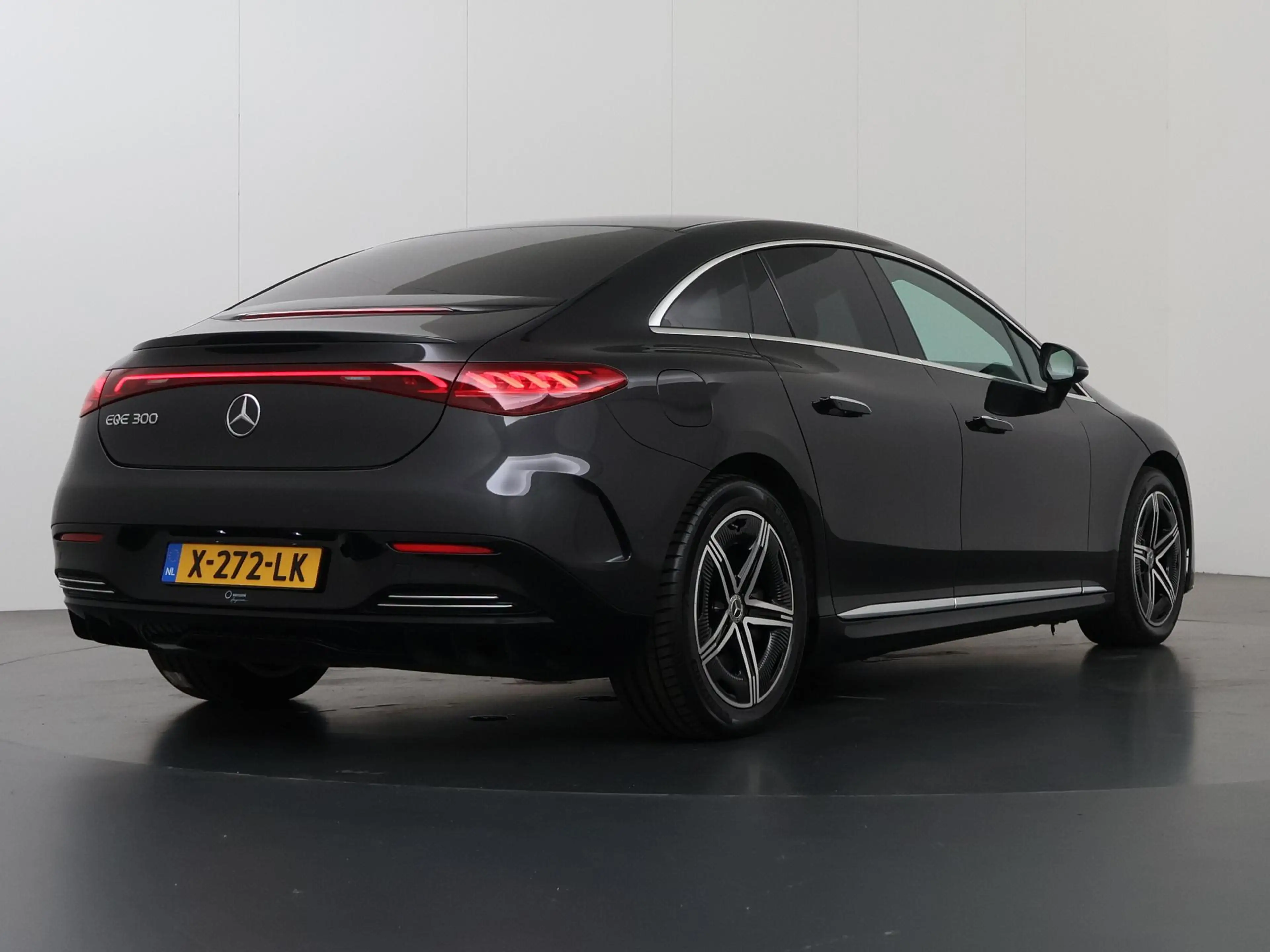 Mercedes-Benz EQE 300 AMG Line 89 kWh | Draadloos laden telefonie | Appl — photo 2