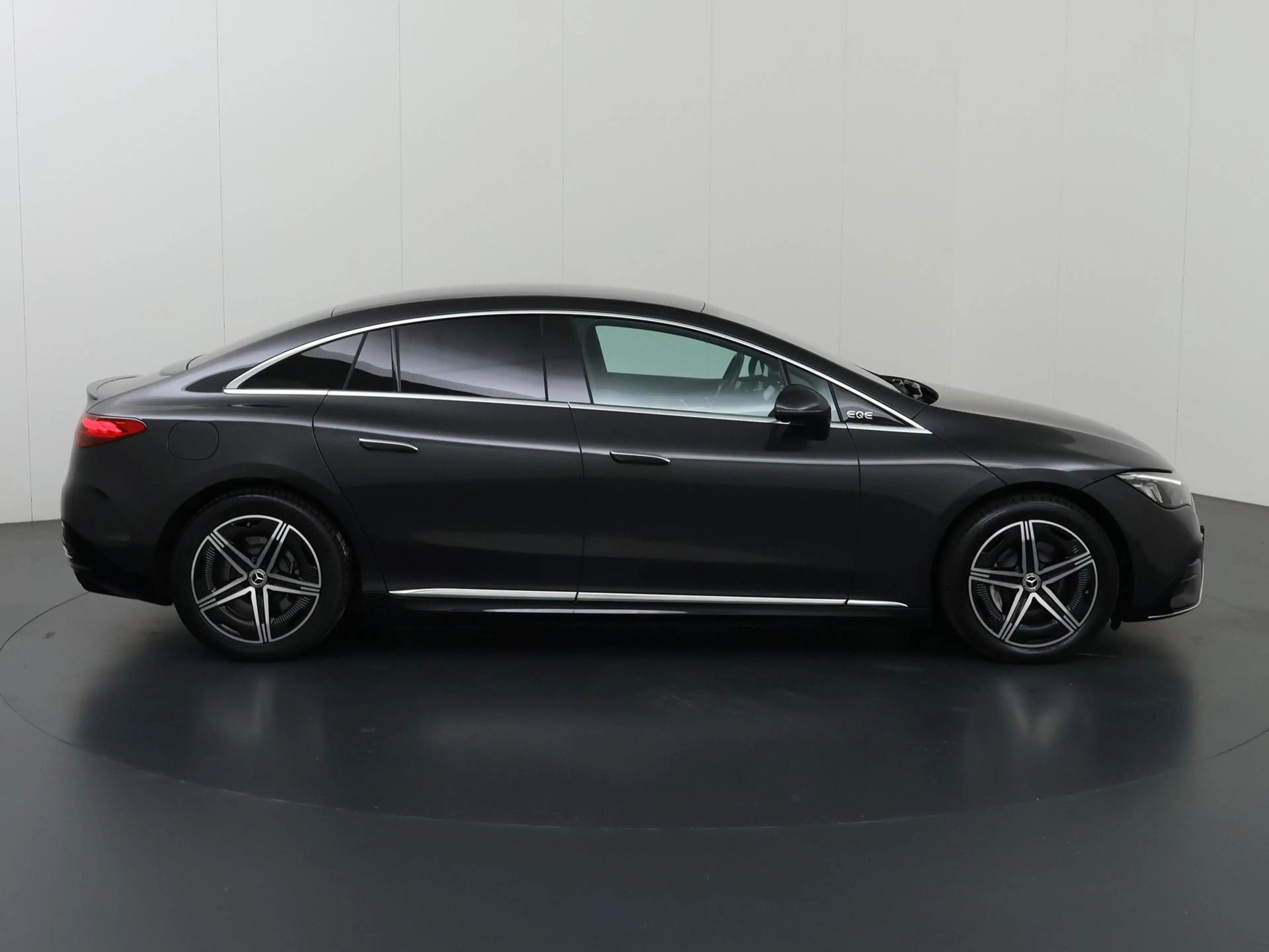 Mercedes-Benz EQE 300 AMG Line 89 kWh | Draadloos laden telefonie | Appl — photo 6