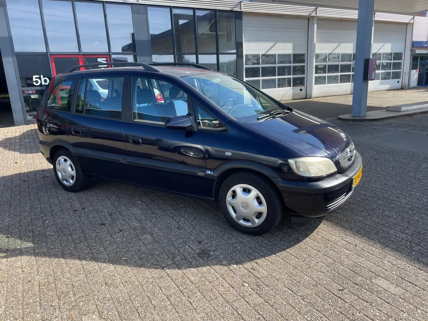 Opel Zafira 1.6-16V Comfort inruil koopje nieuwe apk Blauw - 2