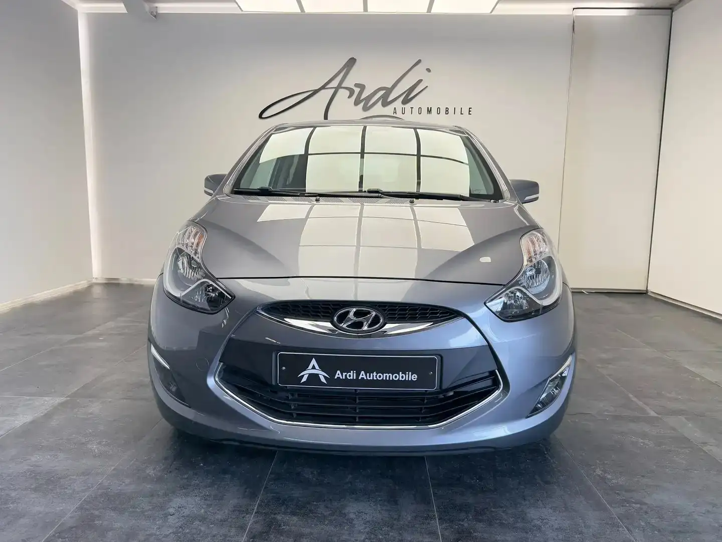 Hyundai iX20 1.4i *CAMERA*GPS*AIRCO*1ER PROP*GARANTIE 12 MOIS* Gris - 2